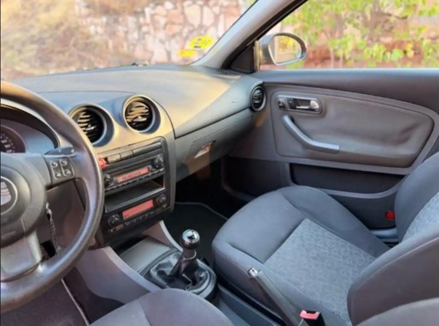 SEAT Ibiza 1.9TDi Reference Rojo - 2