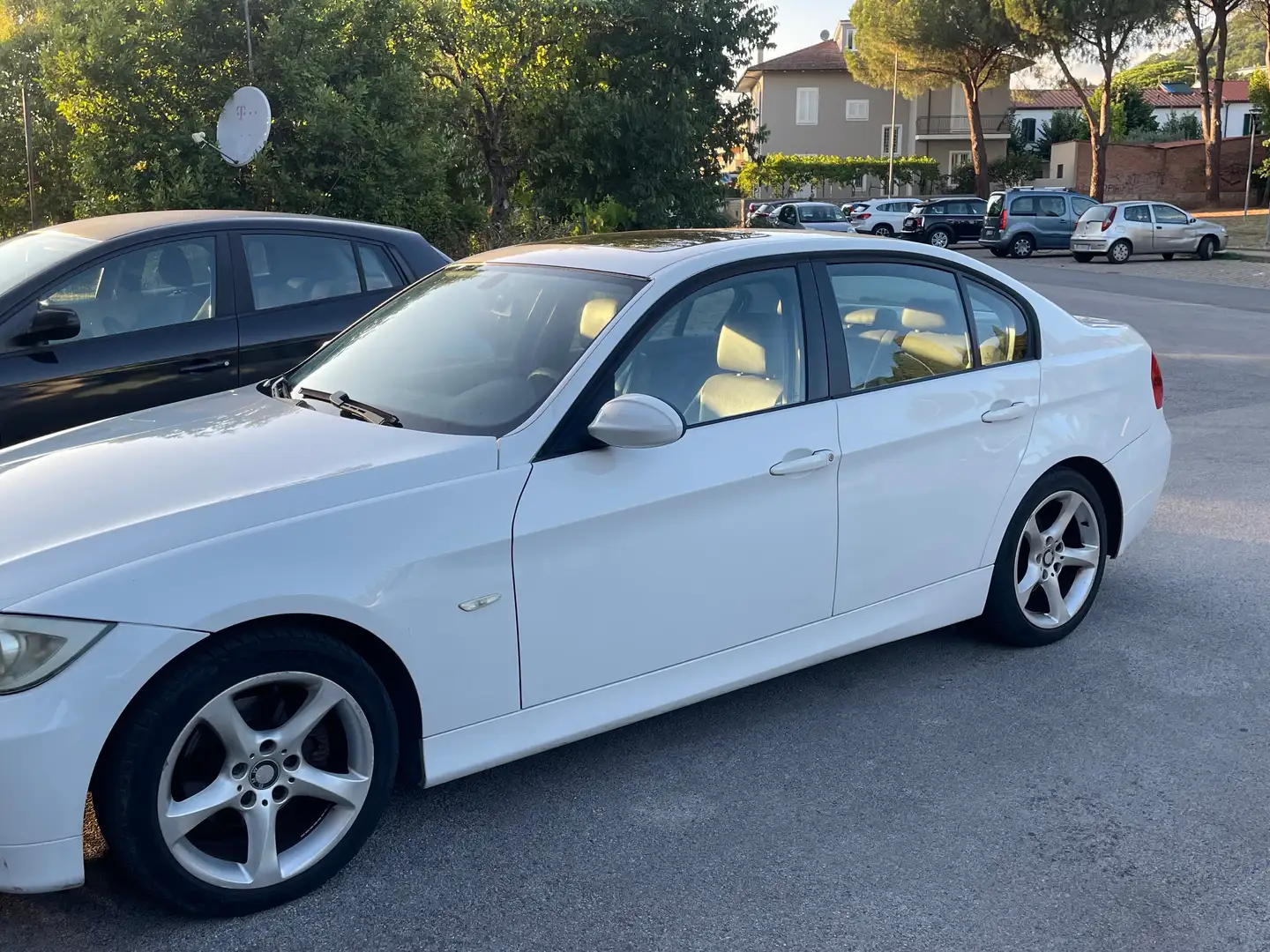 BMW 320 Serie 3 E90 Berlina 320d Attiva Alb - 1