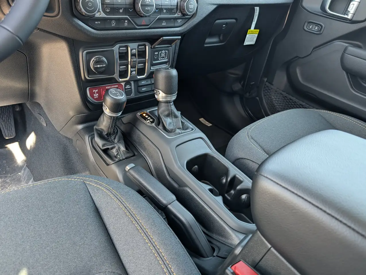 Jeep Gladiator photo Jeep Gladiator