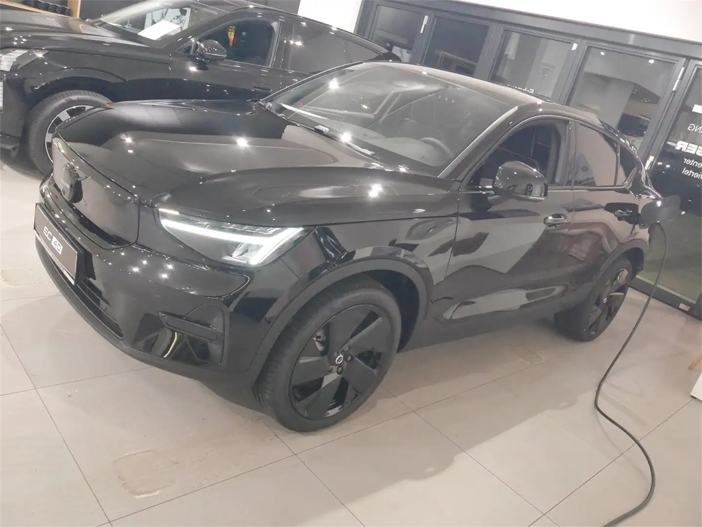 Volvo EC40 Twin Motor Performance Ultra Black Edition Schwarz - 2