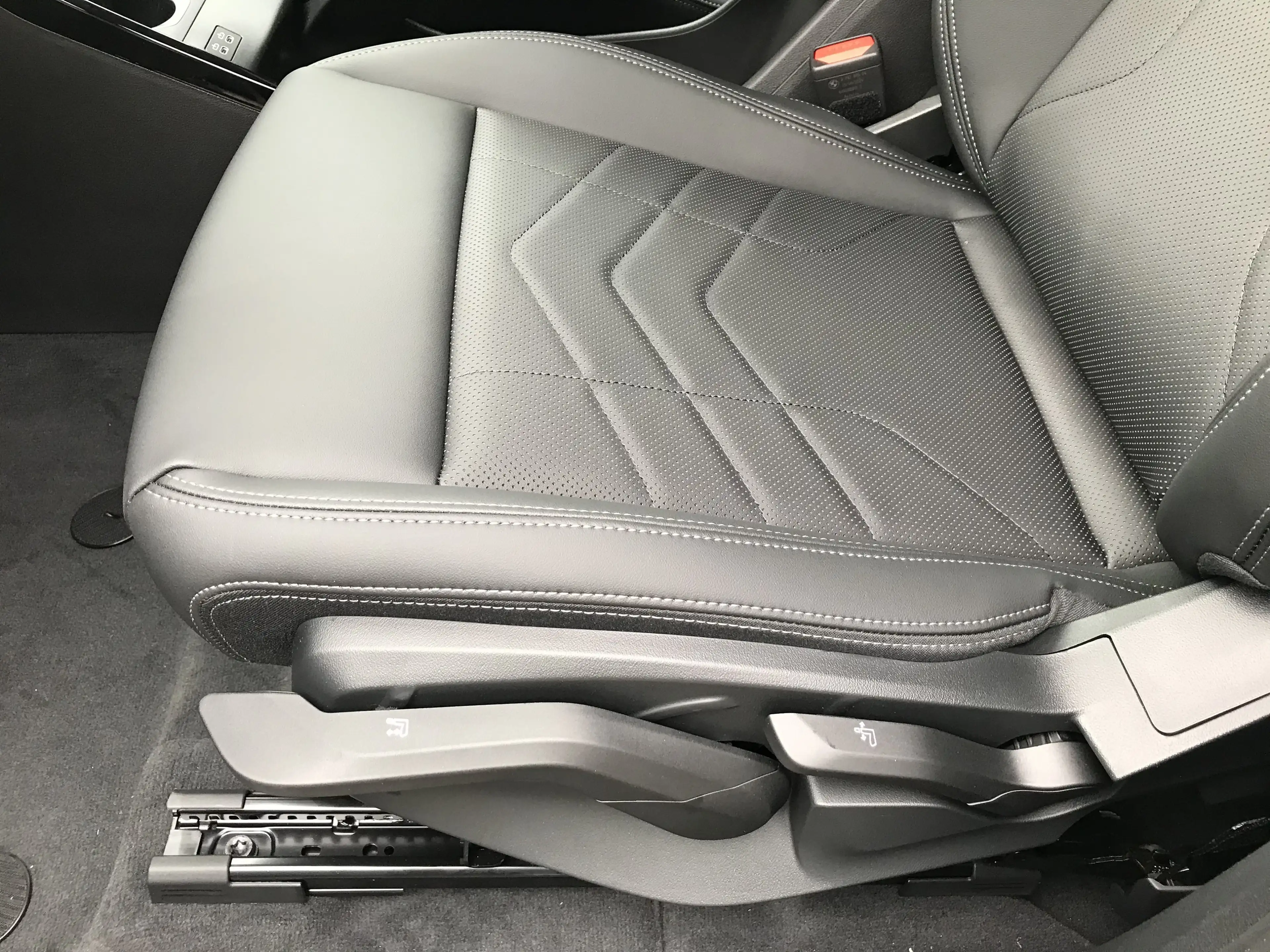 BMW iX1 eDrive20 xLine Head-Up DAB LED RFK Shz PDC — photo 7
