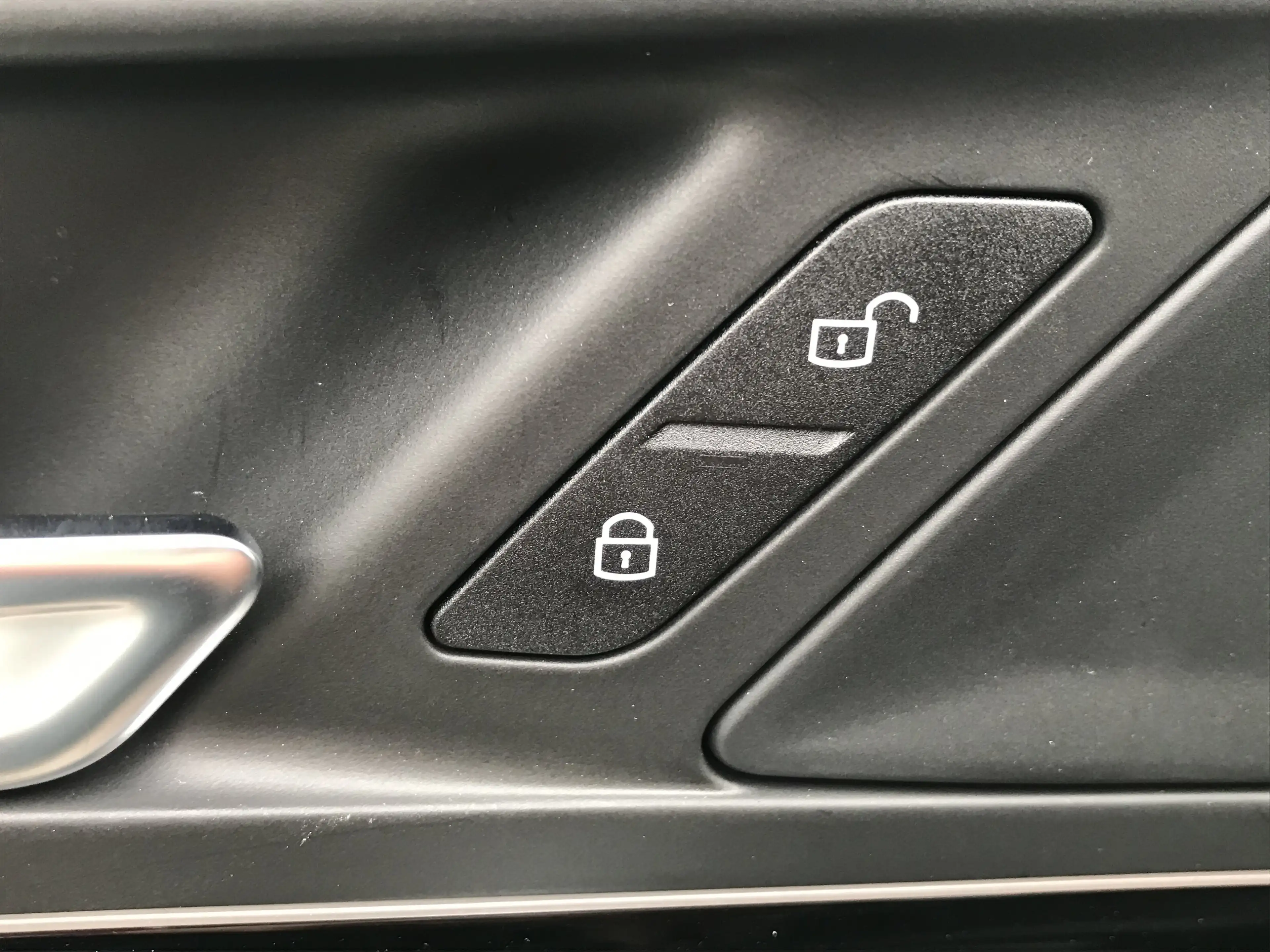BMW iX1 eDrive20 xLine Head-Up DAB LED RFK Shz PDC — photo 13