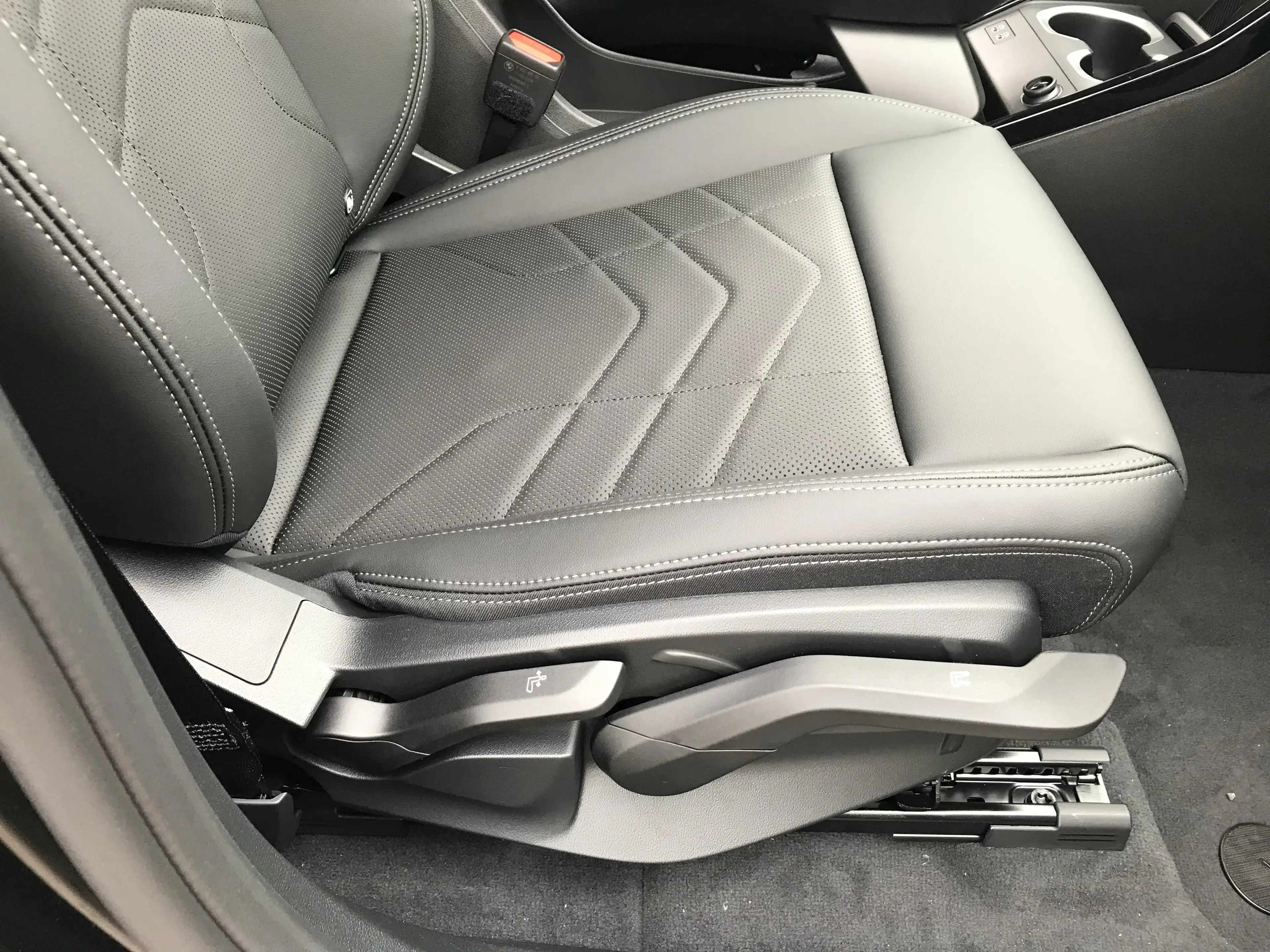 BMW iX1 eDrive20 xLine Head-Up DAB LED RFK Shz PDC — photo 8