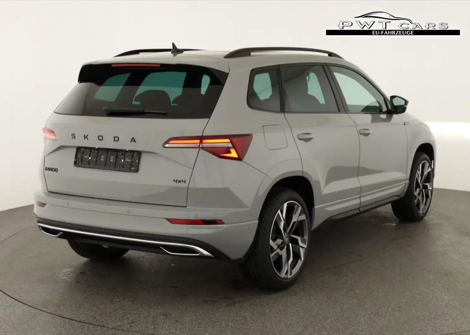 Skoda Karoq Sportline 4x4 2.0 TSI DSG Sportline, Pano, AHK,... Grau - 2
