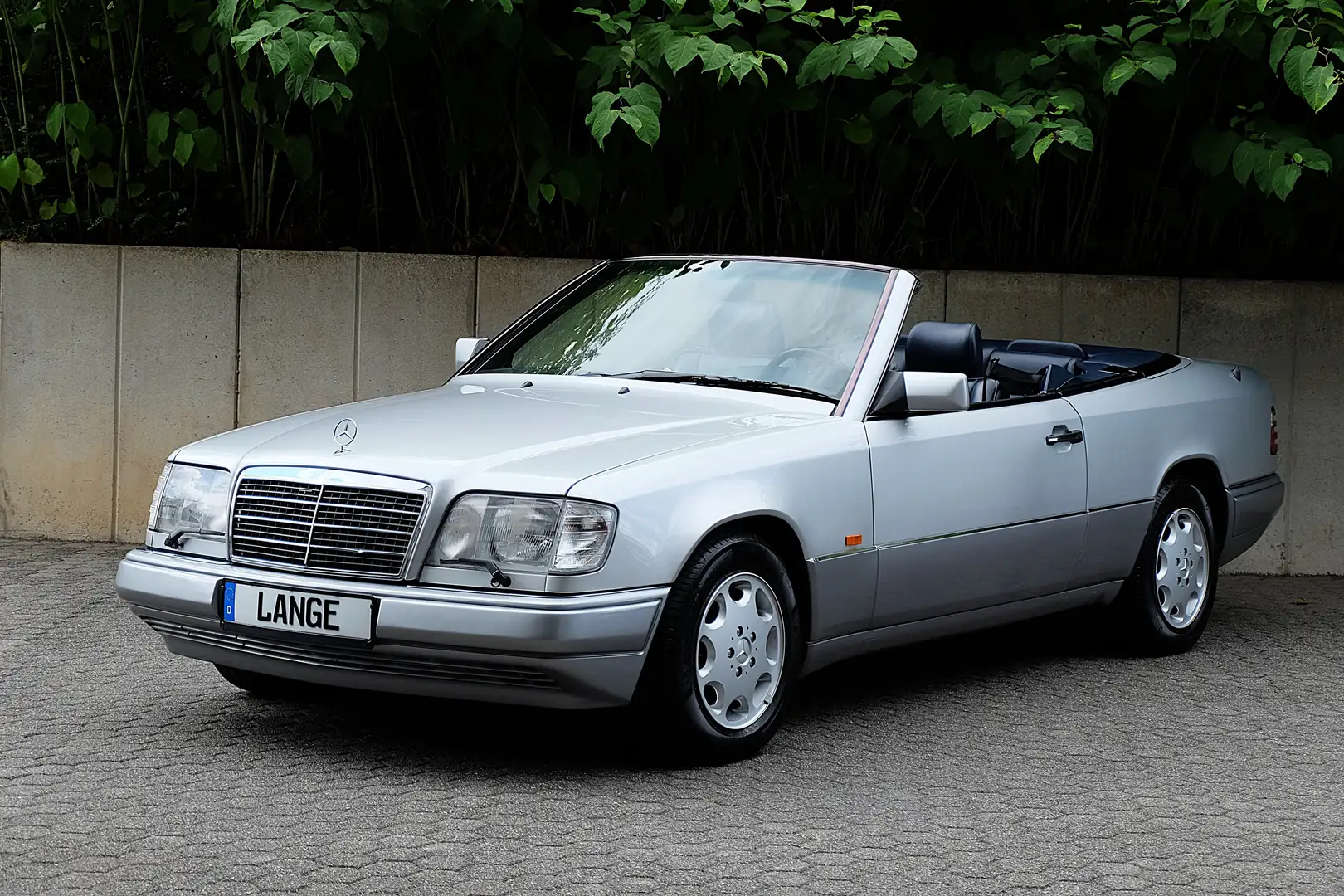 Mercedes-Benz E 320 NEUWERTIGES MERCEDES E 320 CABRIOLET !!!!!! Zilver - 2