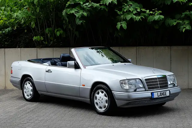 Mercedes-Benz E 320 NEUWERTIGES MERCEDES E 320 CABRIOLET !!!!!!
