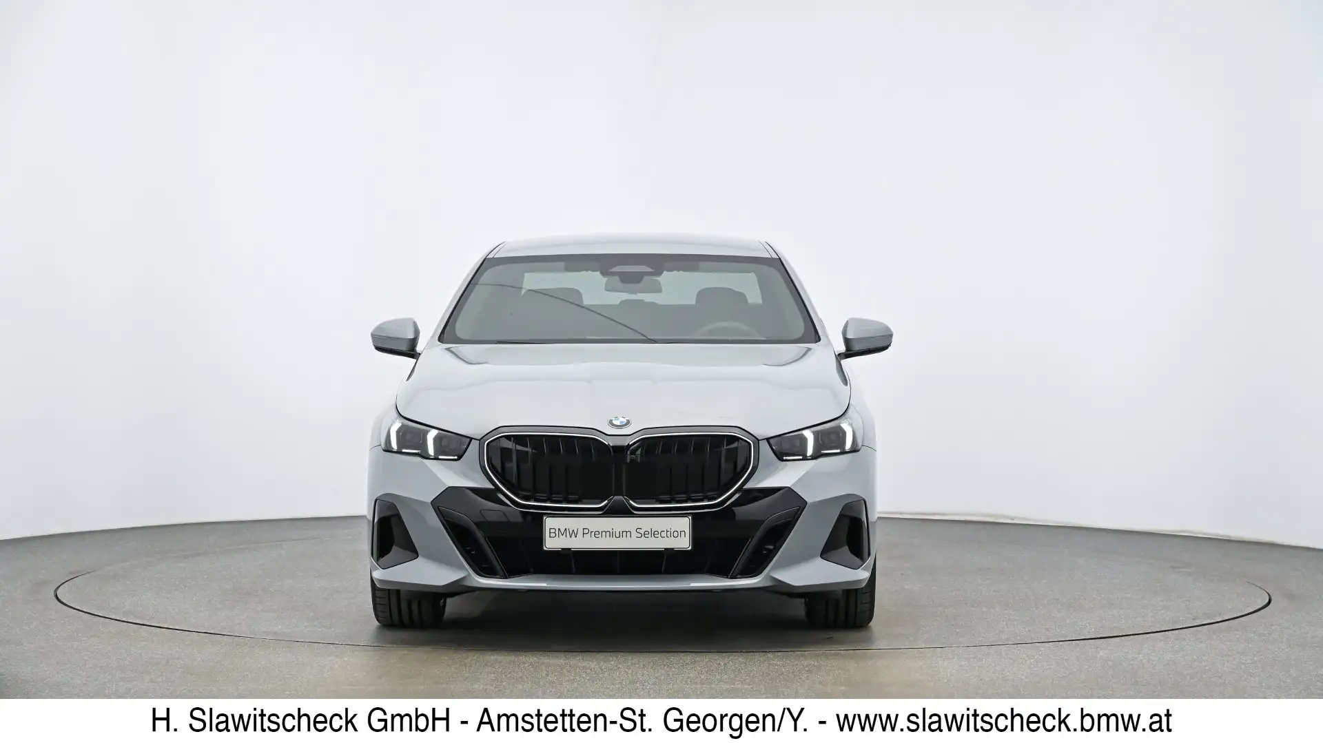 BMW 520 d xDrive G60 Grau - 2