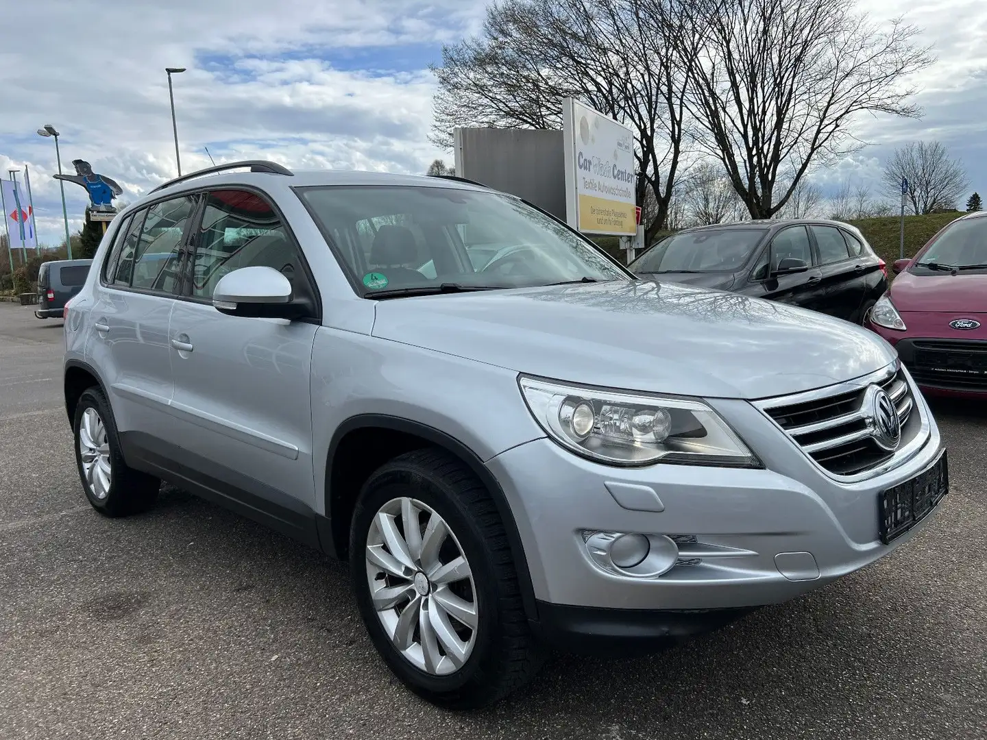 Volkswagen Tiguan Track&Field 4Motion 2,0 Diesel Automatik Silber - 1
