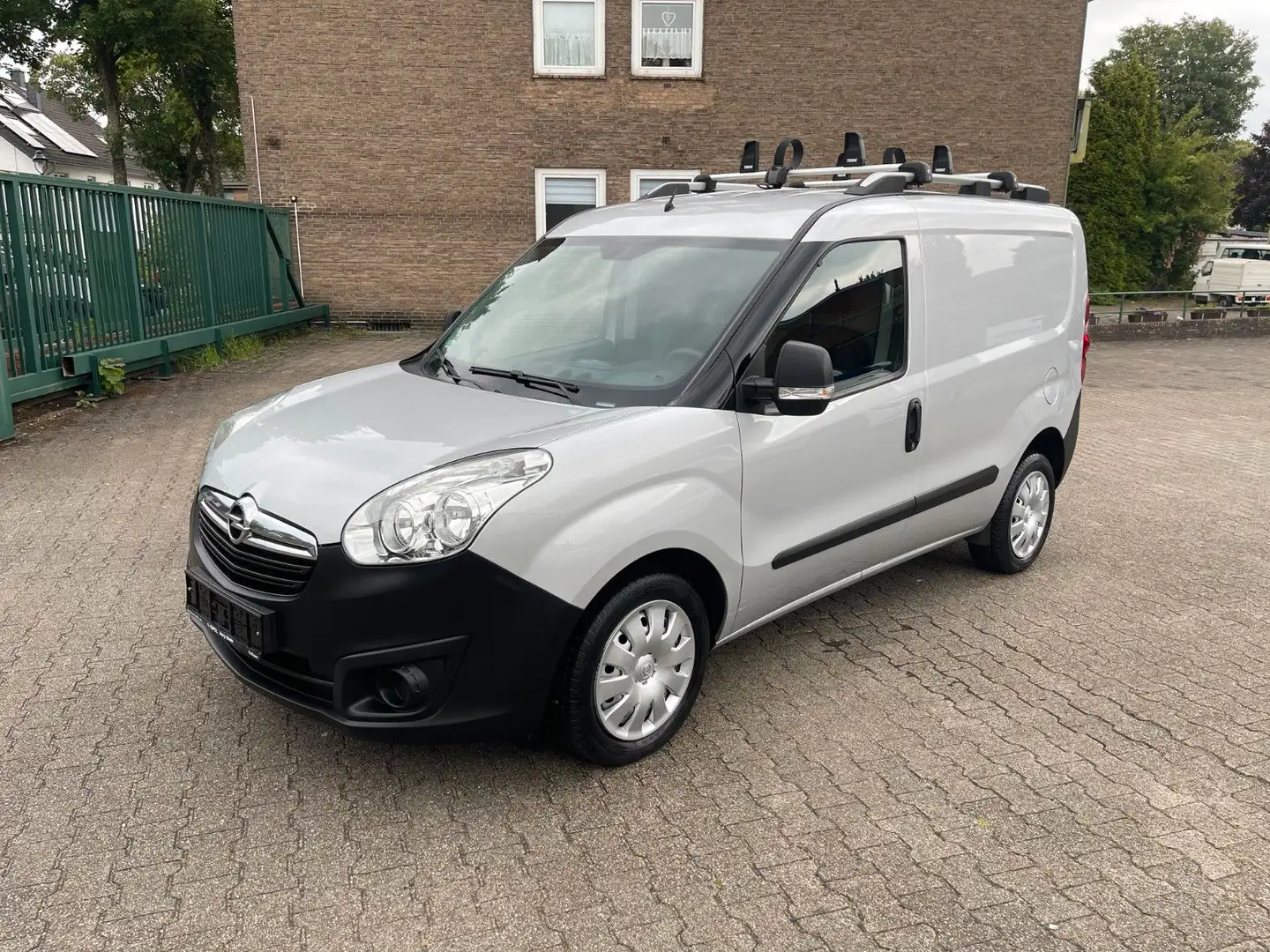 Opel Combo 1,3l 70kw * Klima * 99102 km * PDC Argent - 1
