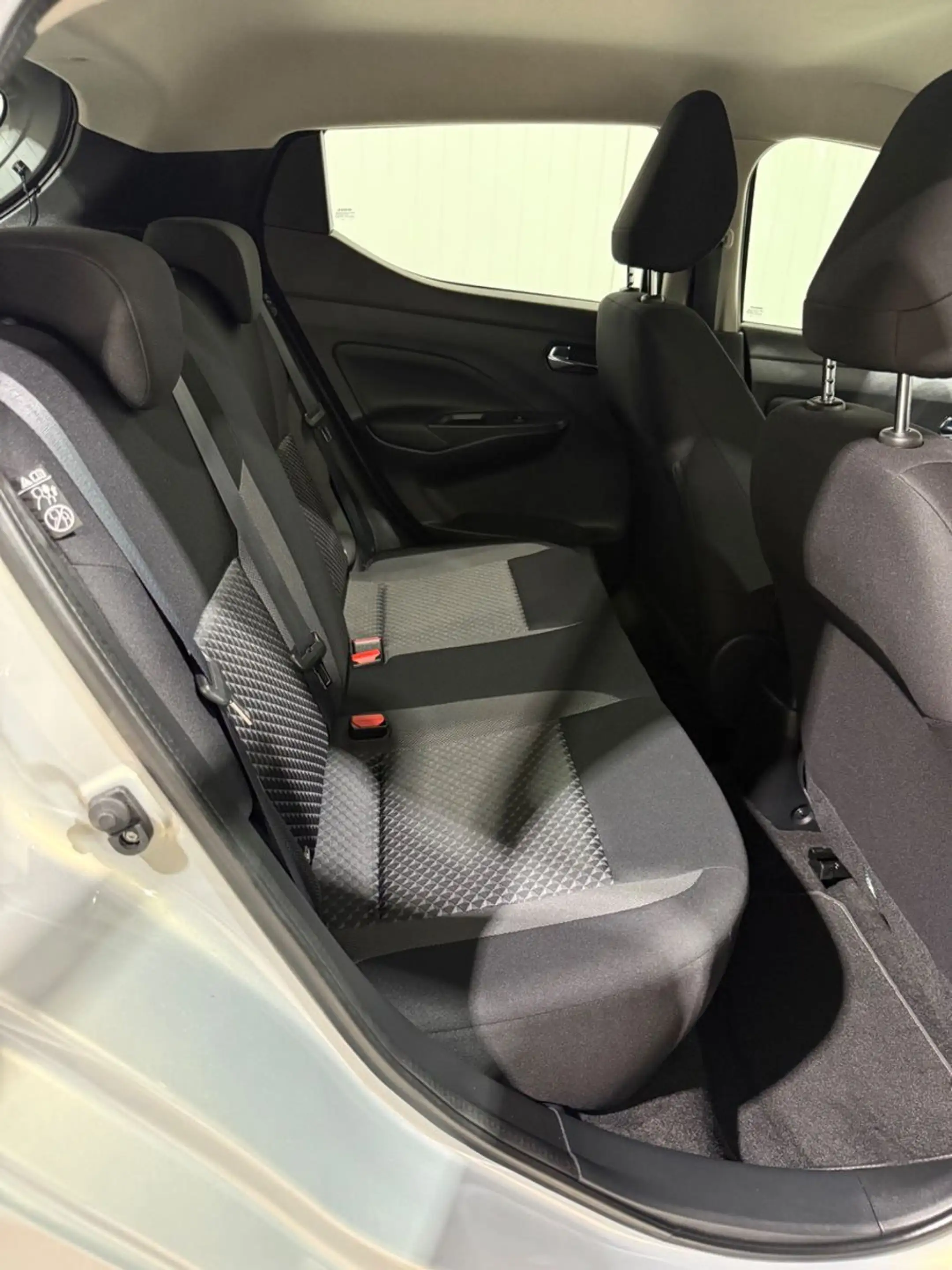 Nissan Micra N-Way Automatik, Navi, SHZ, TÜV/AU neu — photo 12