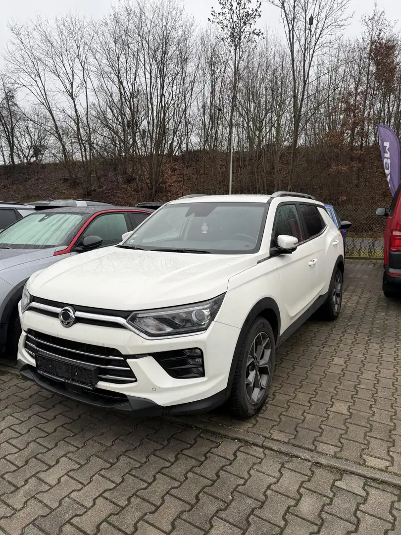KGM Korando 1.6 Diesel Quartz Weiß - 1