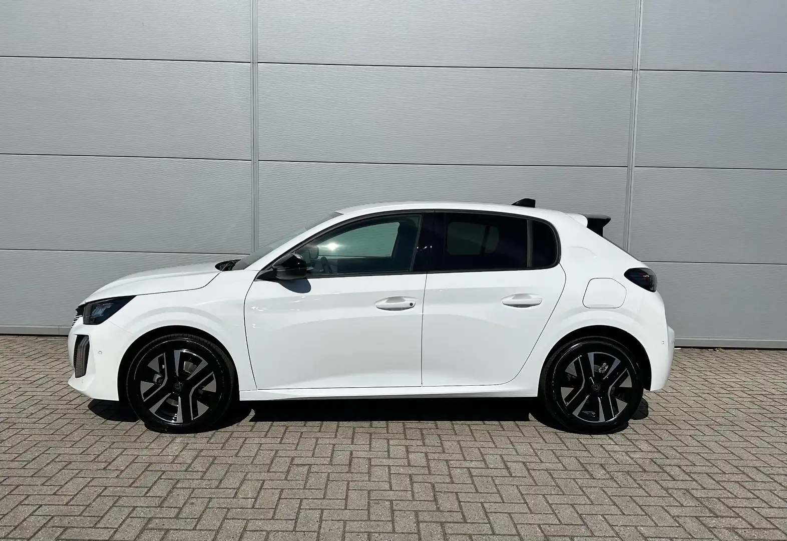 Peugeot 208 1.2 Hybrid 110 e-DCS6 Allure | Camera | Navigatie Blanc - 2