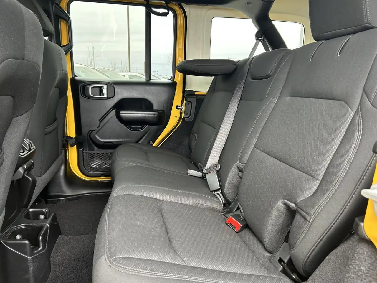 Jeep Wrangler снимка Jeep Wrangler