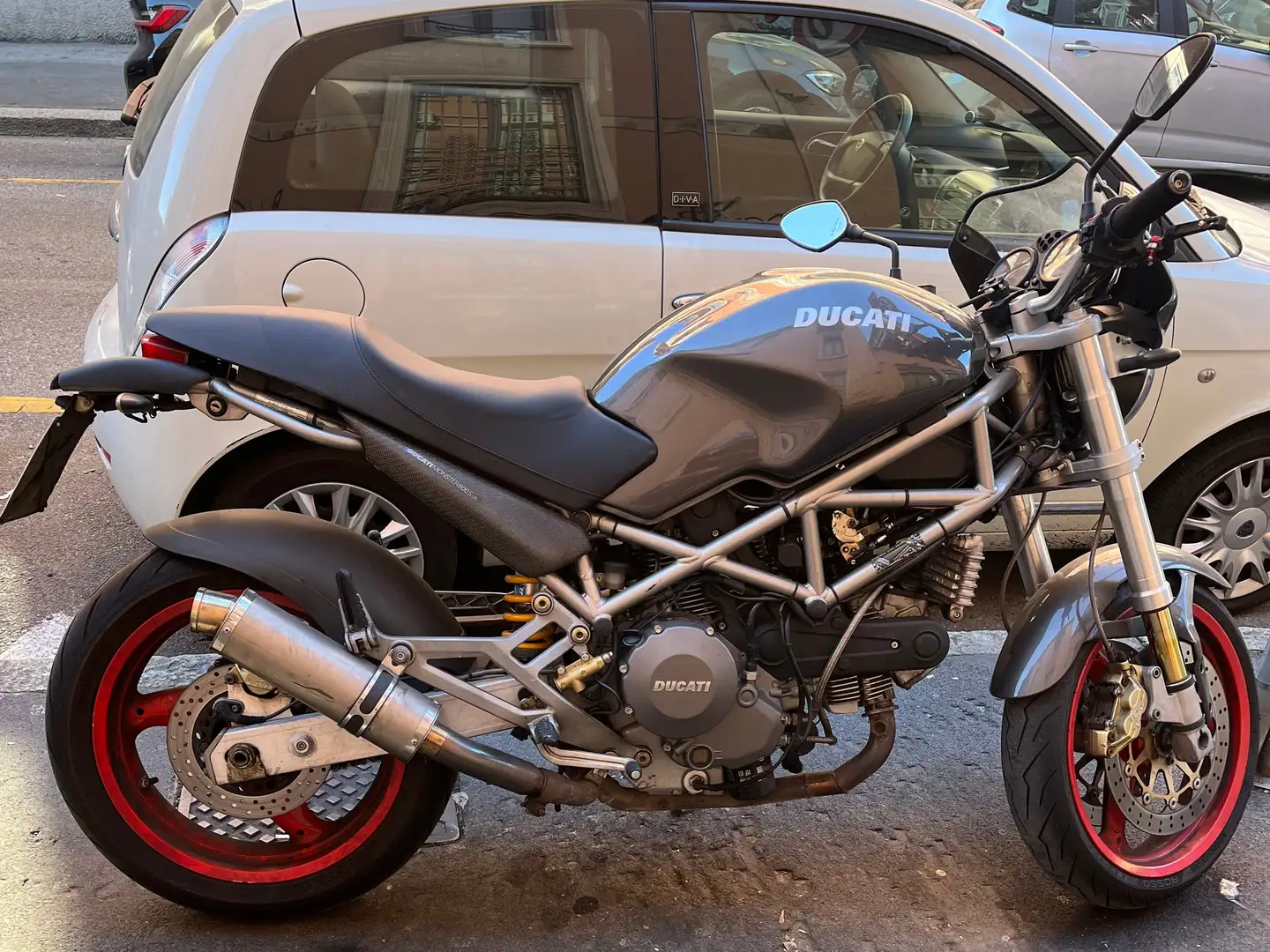 Ducati Monster 800 - 1