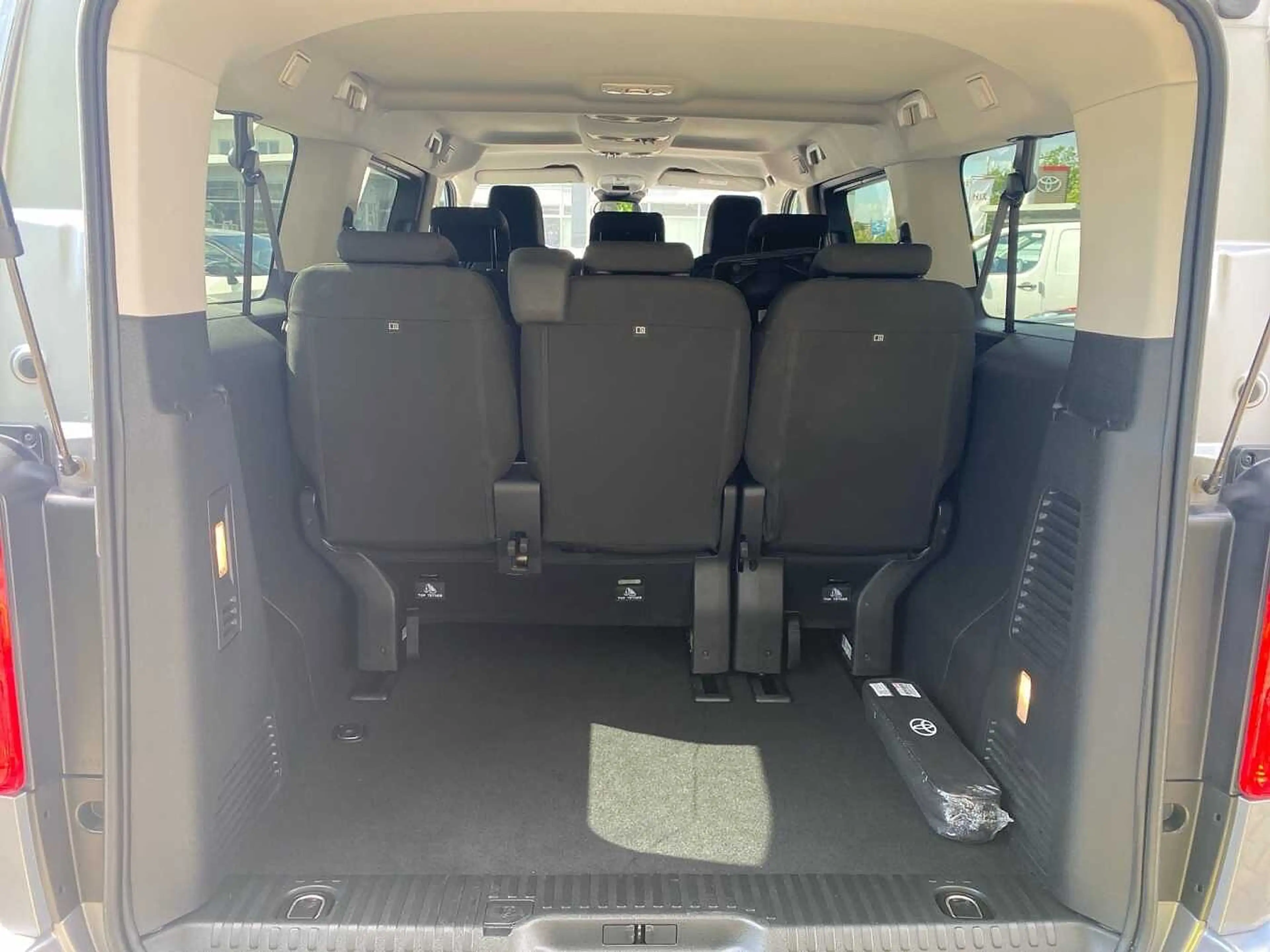 Toyota Proace Verso 2.0 D-4D L2 Team D — photo 10