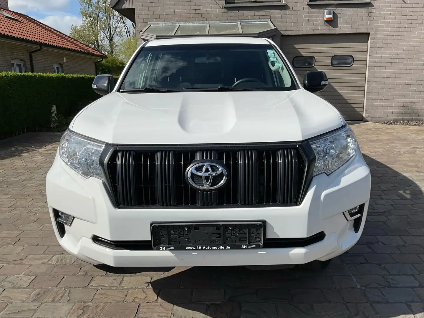 Toyota Land Cruiser GERESERVEERD White - 2