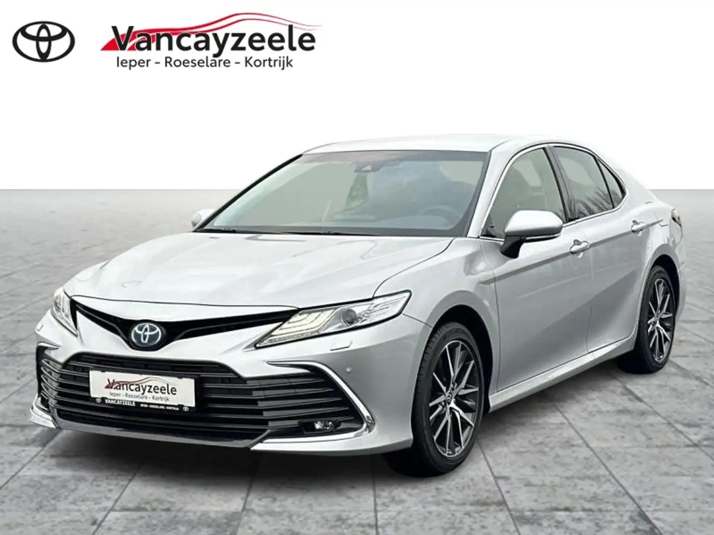 Toyota Camry Premium + camera+navi+sensoren srebrna - 1