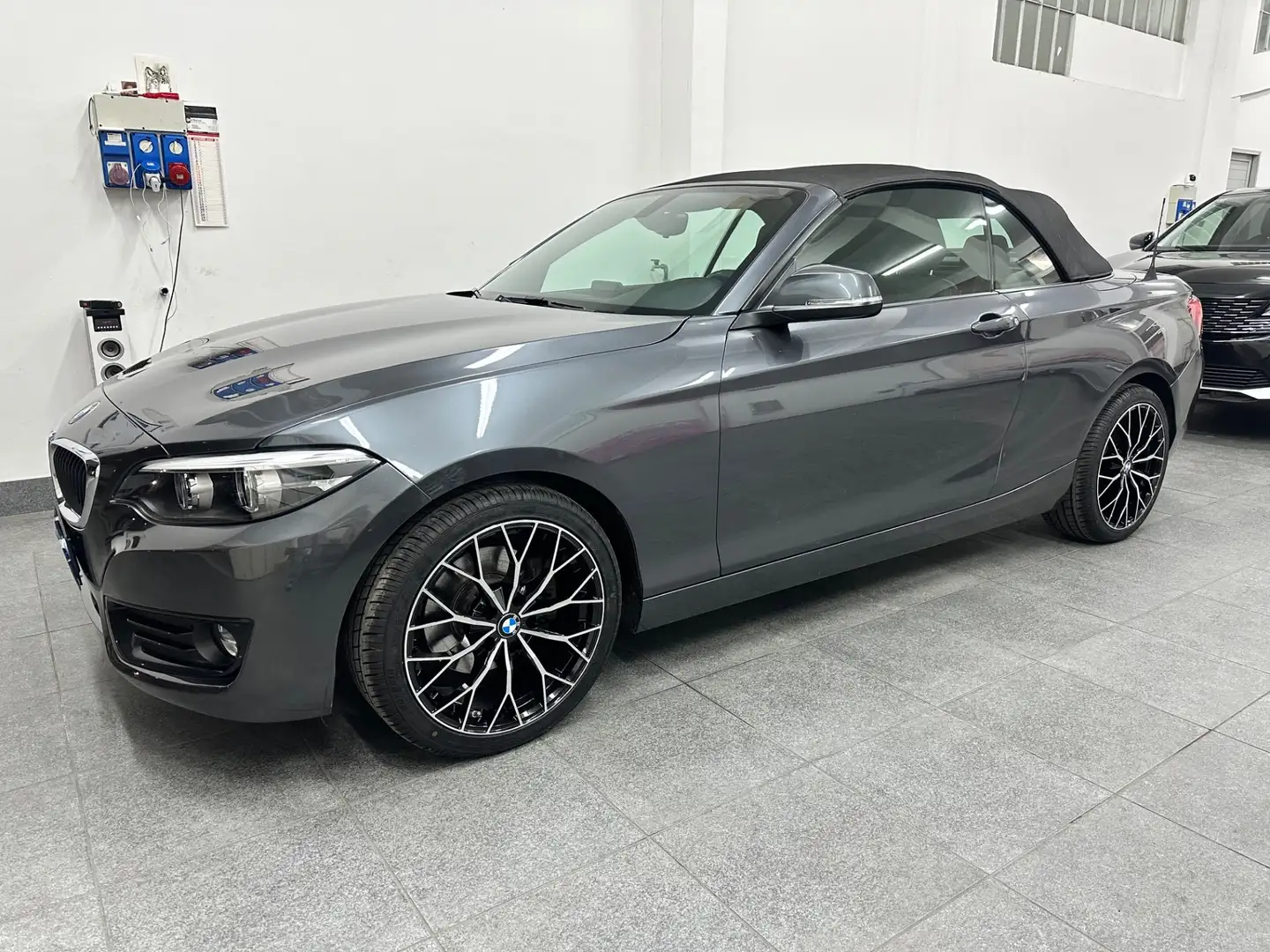 BMW 220 220i Cabrio Sport aut. Gris - 1