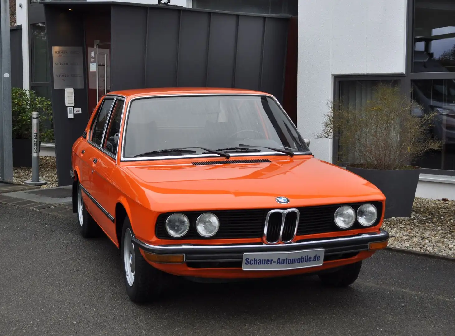 BMW 520 "unverbastelter Originalzustand aus 1. Hand" Orange - 2