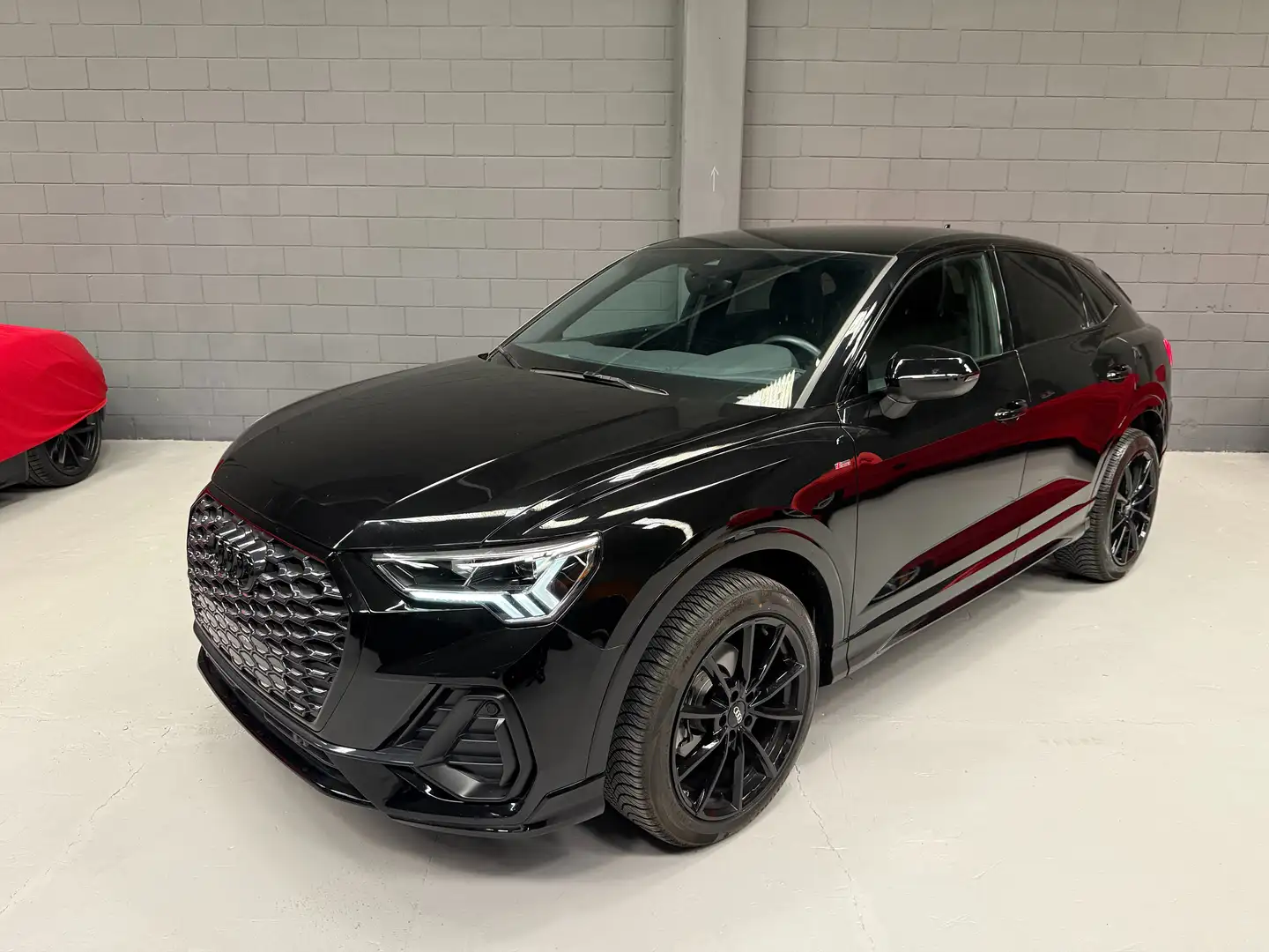 Audi Q3 Q3 3.5 Tdi Sportback S LINE BLACK/FULL OPTIONAL Zwart - 1