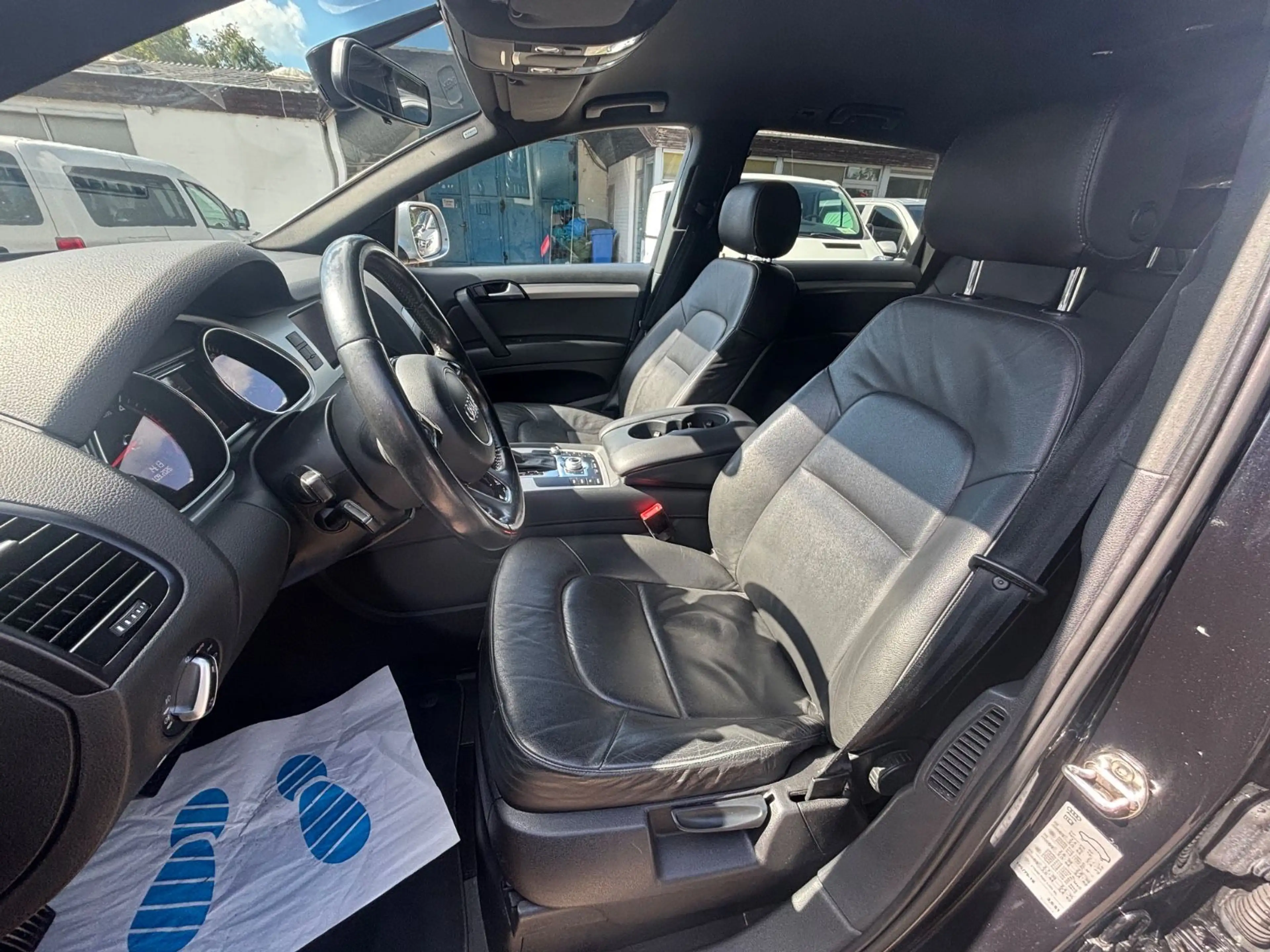 Audi Q7 3.0 TDI quattro Leder Navi 3.5t AHK Tüv neu — photo 5
