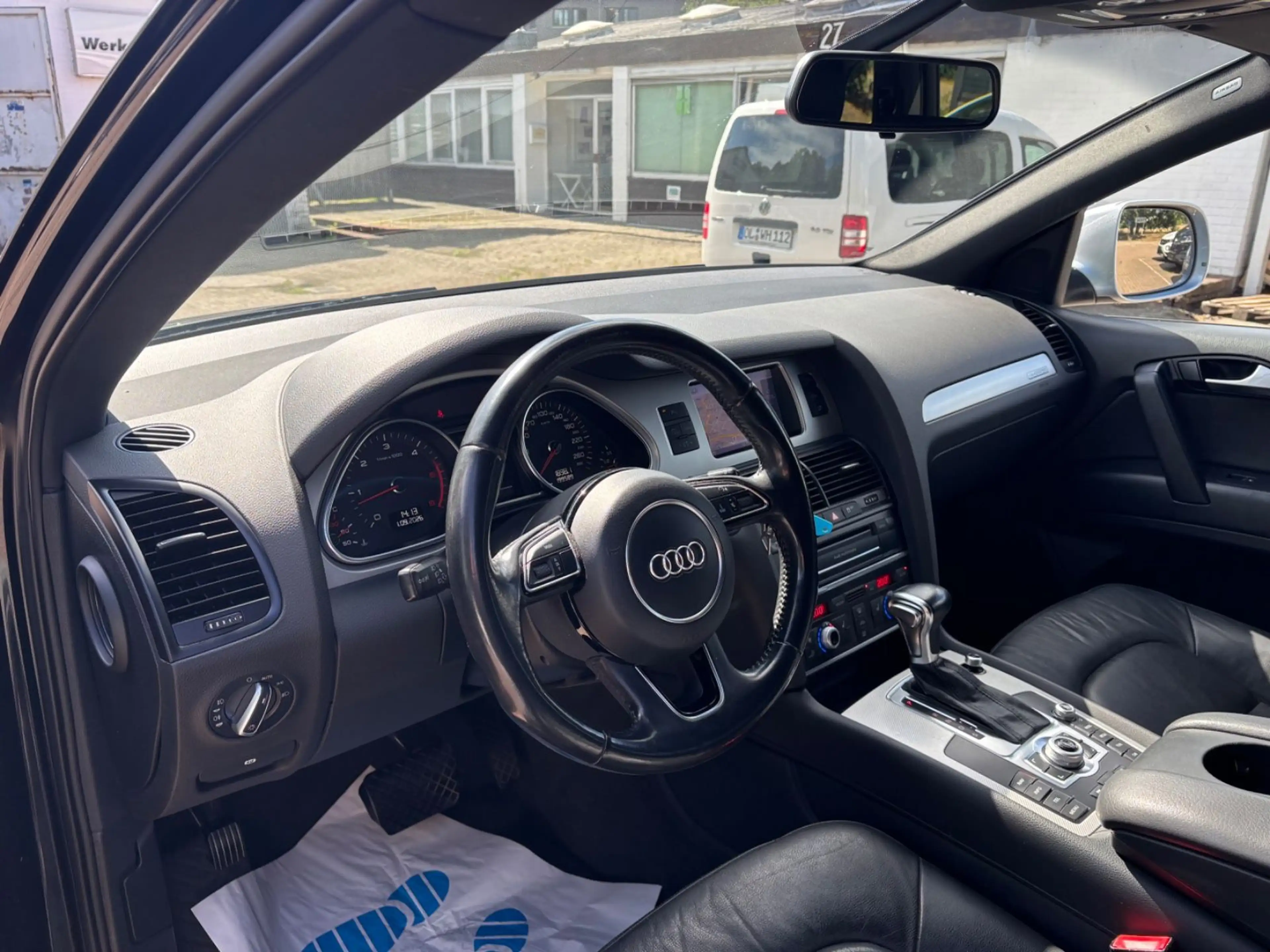 Audi Q7 3.0 TDI quattro Leder Navi 3.5t AHK Tüv neu — photo 4
