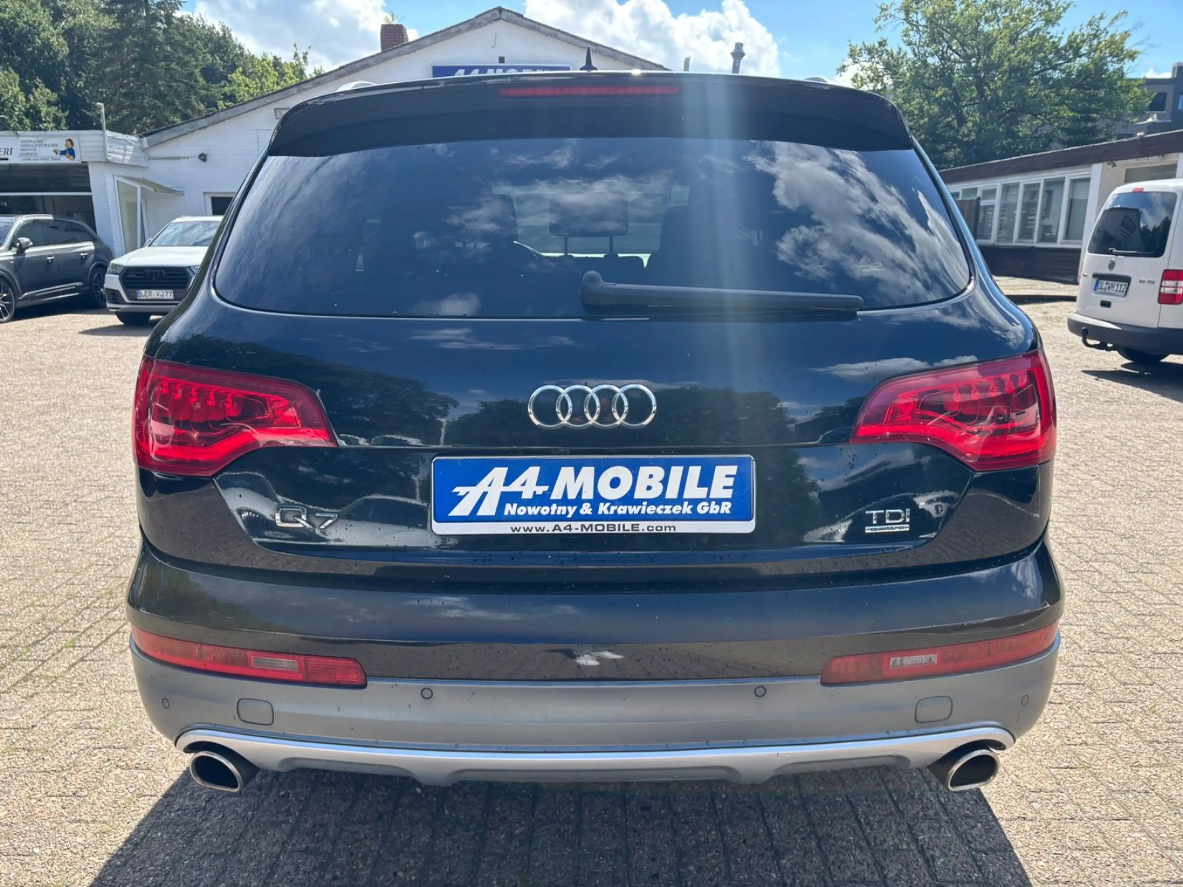 Audi Q7 3.0 TDI quattro Leder Navi 3.5t AHK Tüv neu — photo 10