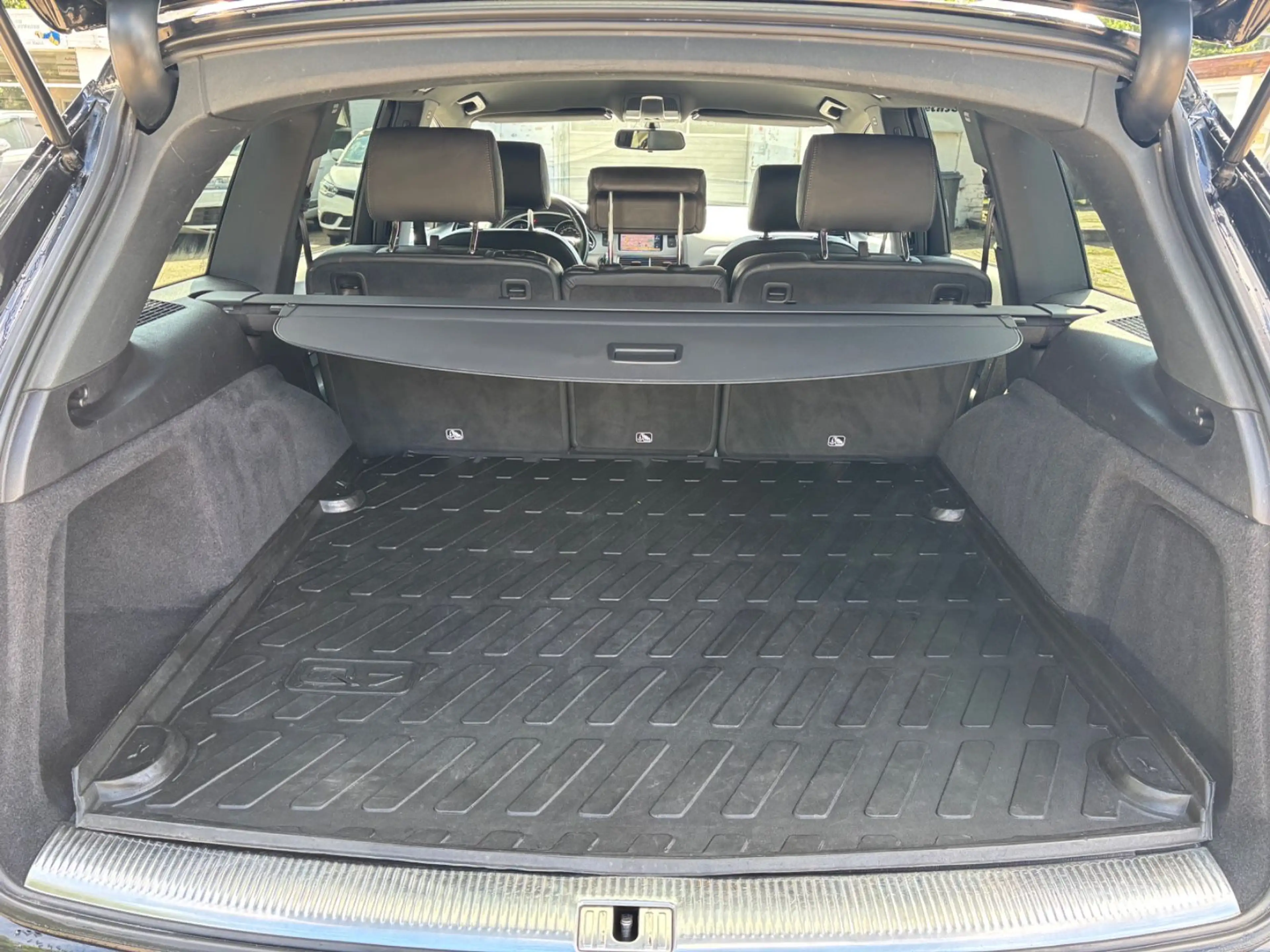 Audi Q7 3.0 TDI quattro Leder Navi 3.5t AHK Tüv neu — photo 15