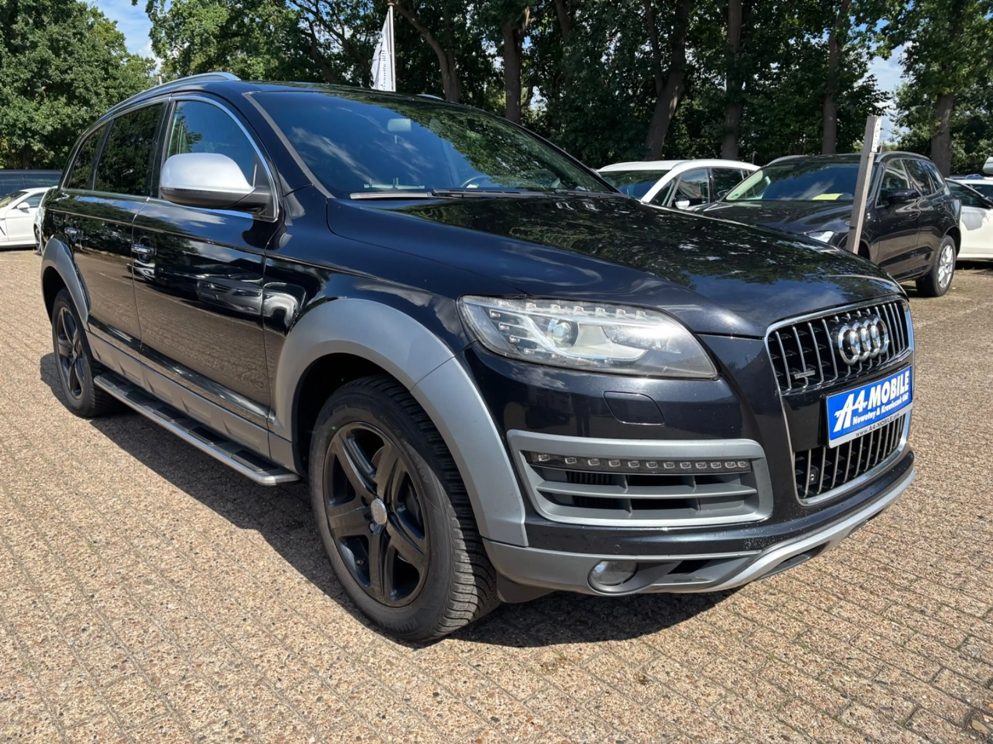 Audi Q7 3.0 TDI quattro Leder Navi 3.5t AHK Tüv neu — photo 13