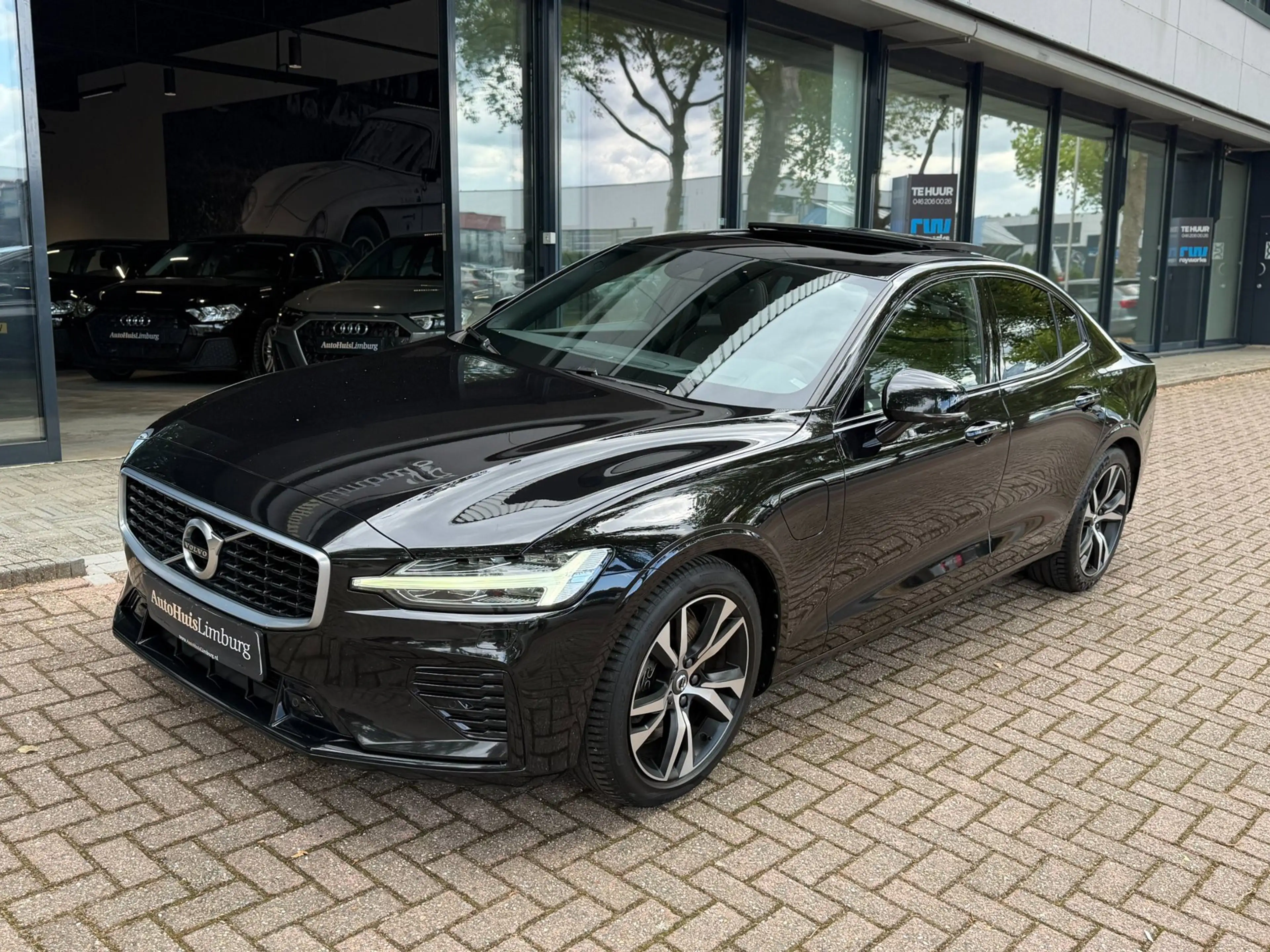 Volvo S60 2.0 T8 AWD Twin Engine R-Design|Pano|HUD|CarPlay|1