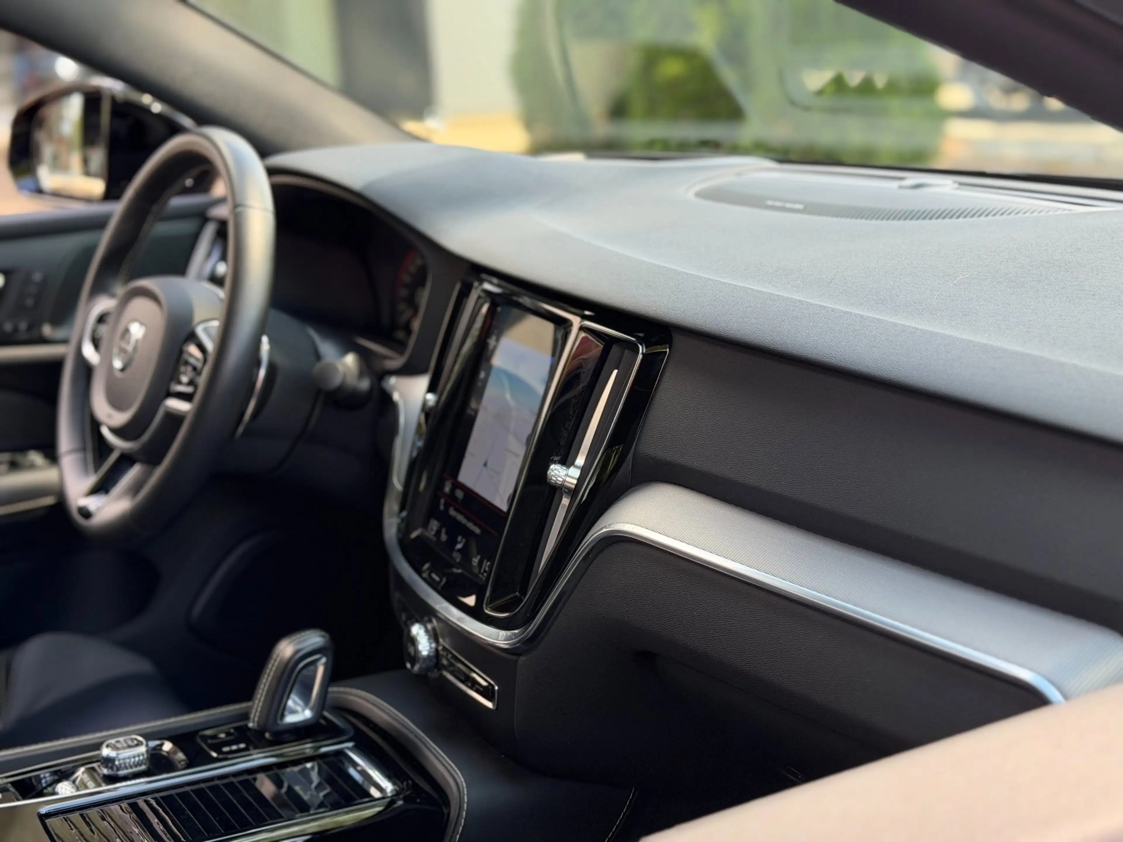 Volvo S60 2.0 T8 AWD Twin Engine R-Design|Pano|HUD|CarPlay|1 — photo 21