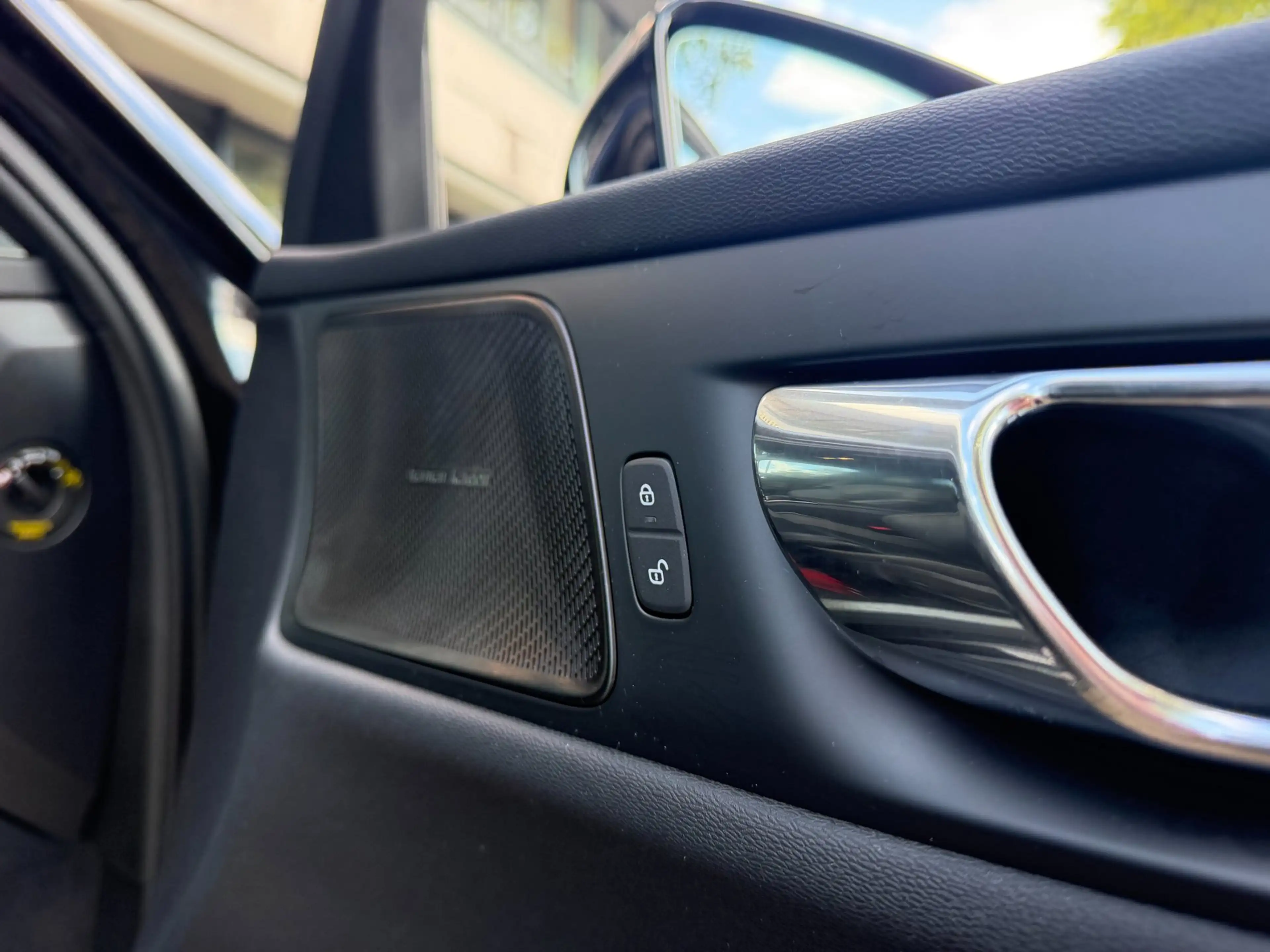 Volvo S60 2.0 T8 AWD Twin Engine R-Design|Pano|HUD|CarPlay|1 — photo 24