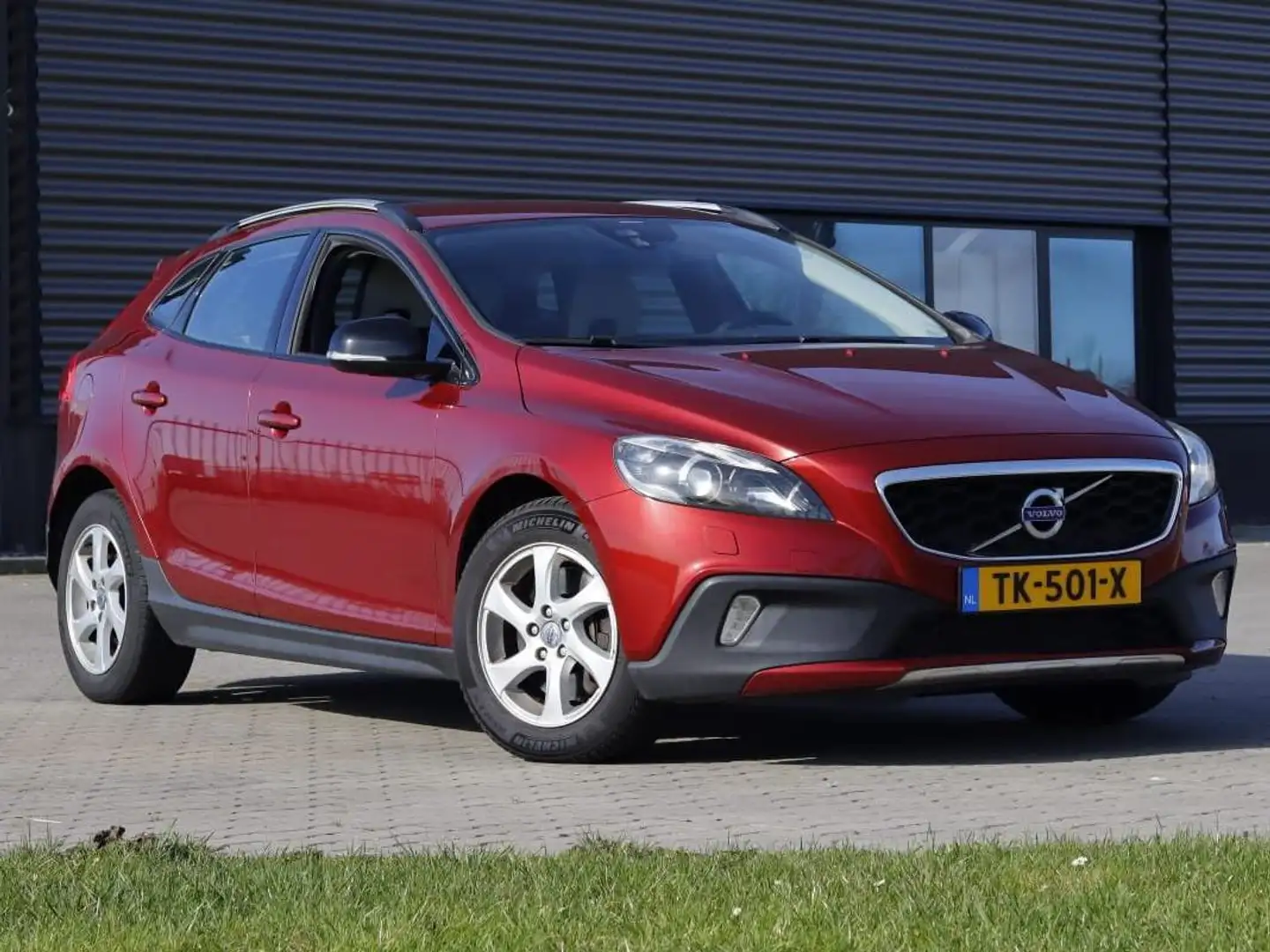 Volvo V40 Cross Country 2.0 D3 Summum Rouge - 2