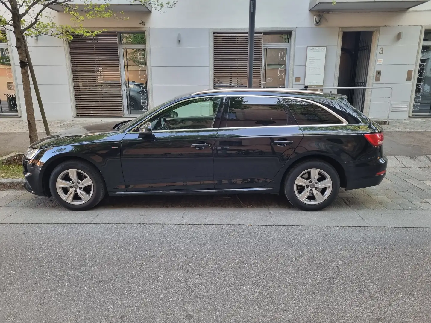 Audi A4 Avant 2.0 tfsi g-tron S line edition 170cv - 1