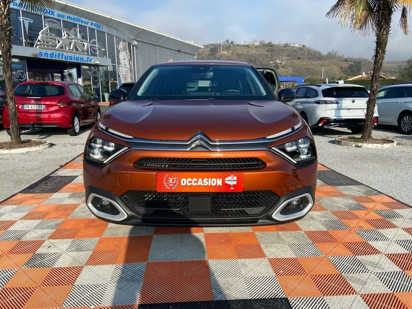 Citroen C4 PureTech 130 EAT8 SHINE Brun - 2