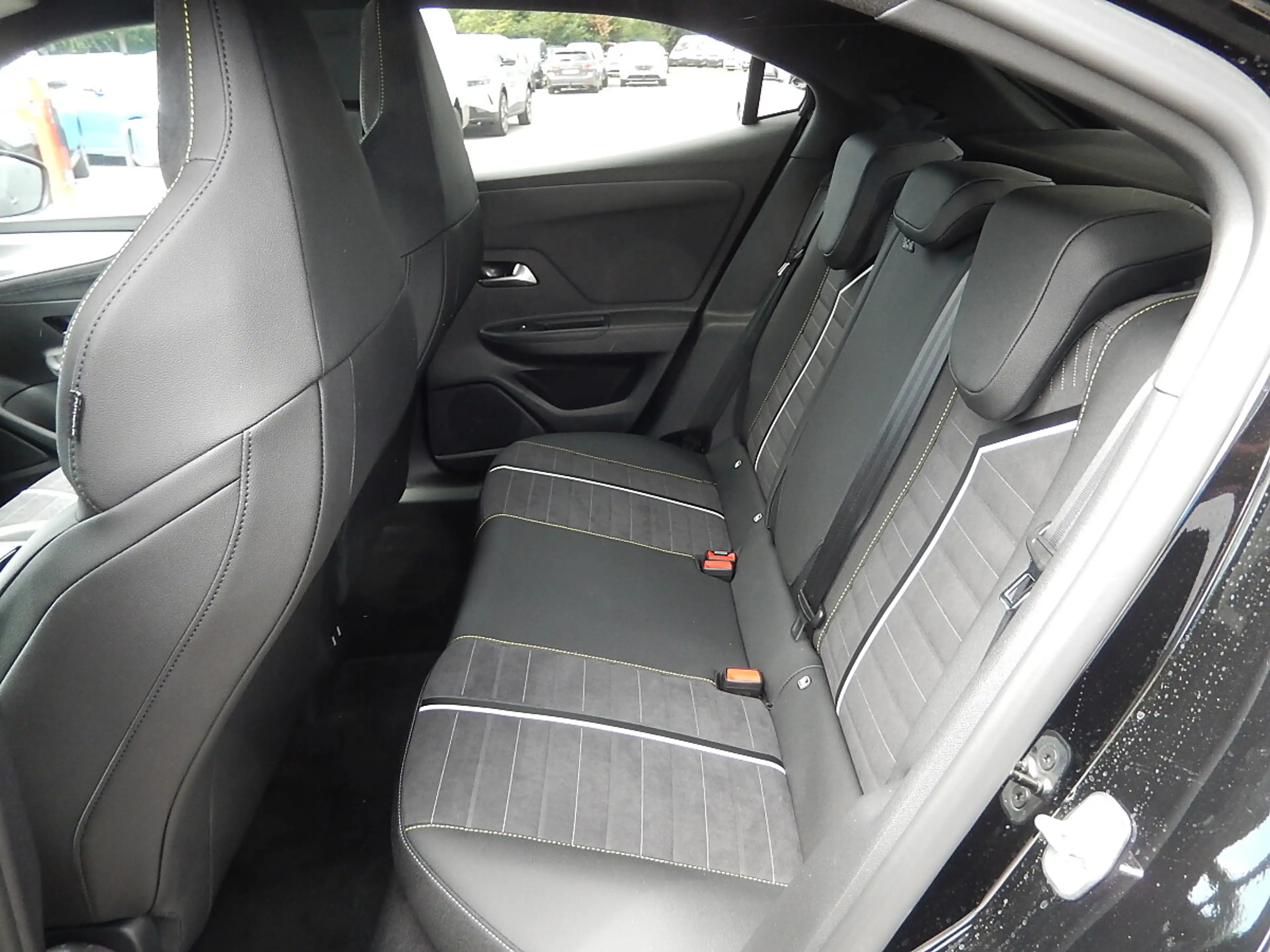 Opel Mokka-E Mokka-e 54kWh Elektromotor 207 kW GSE — photo 12