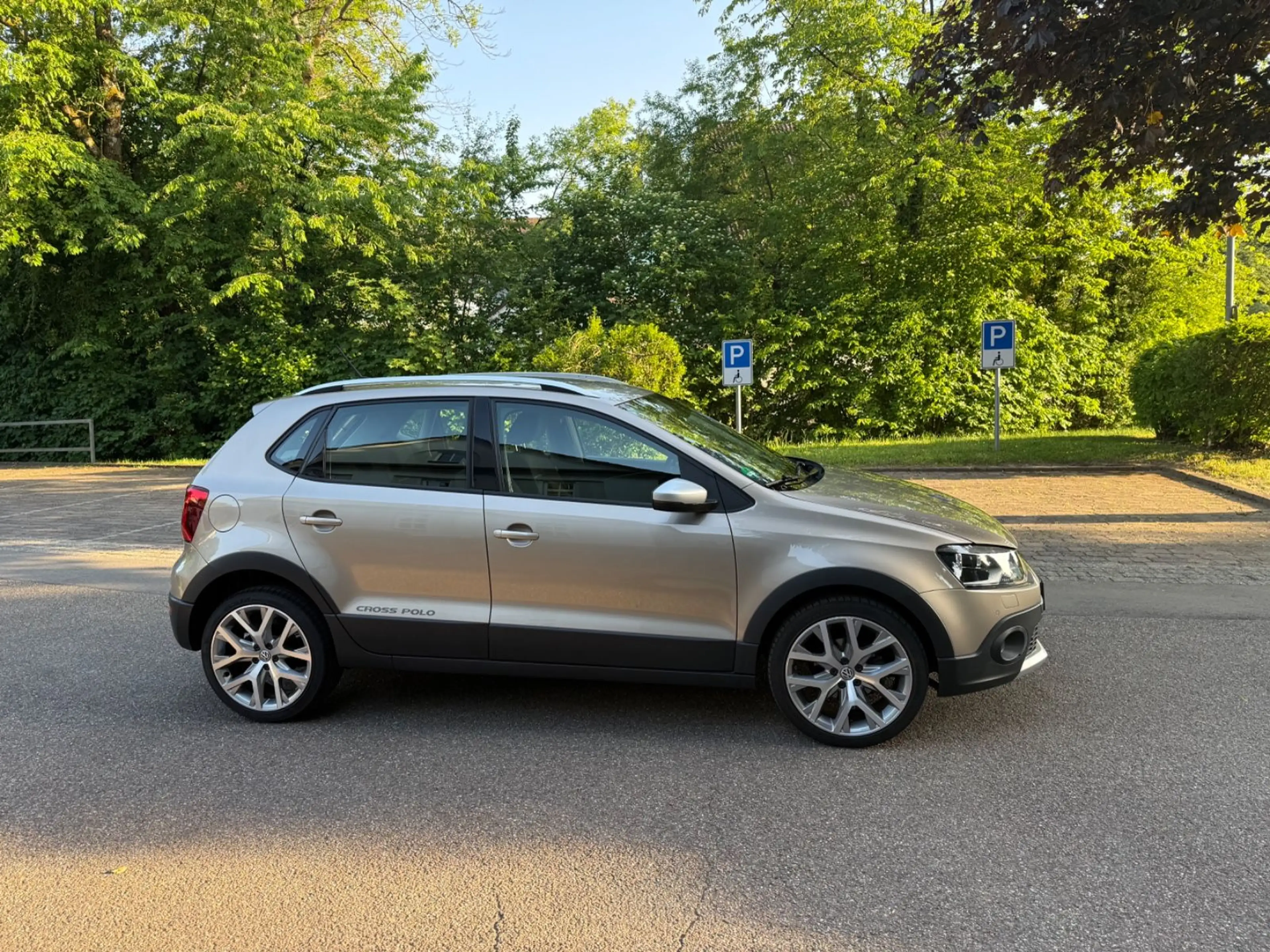 Volkswagen Polo V CrossPolo BMT 1.2Tsi/DSG/HU07.2027 — photo 2
