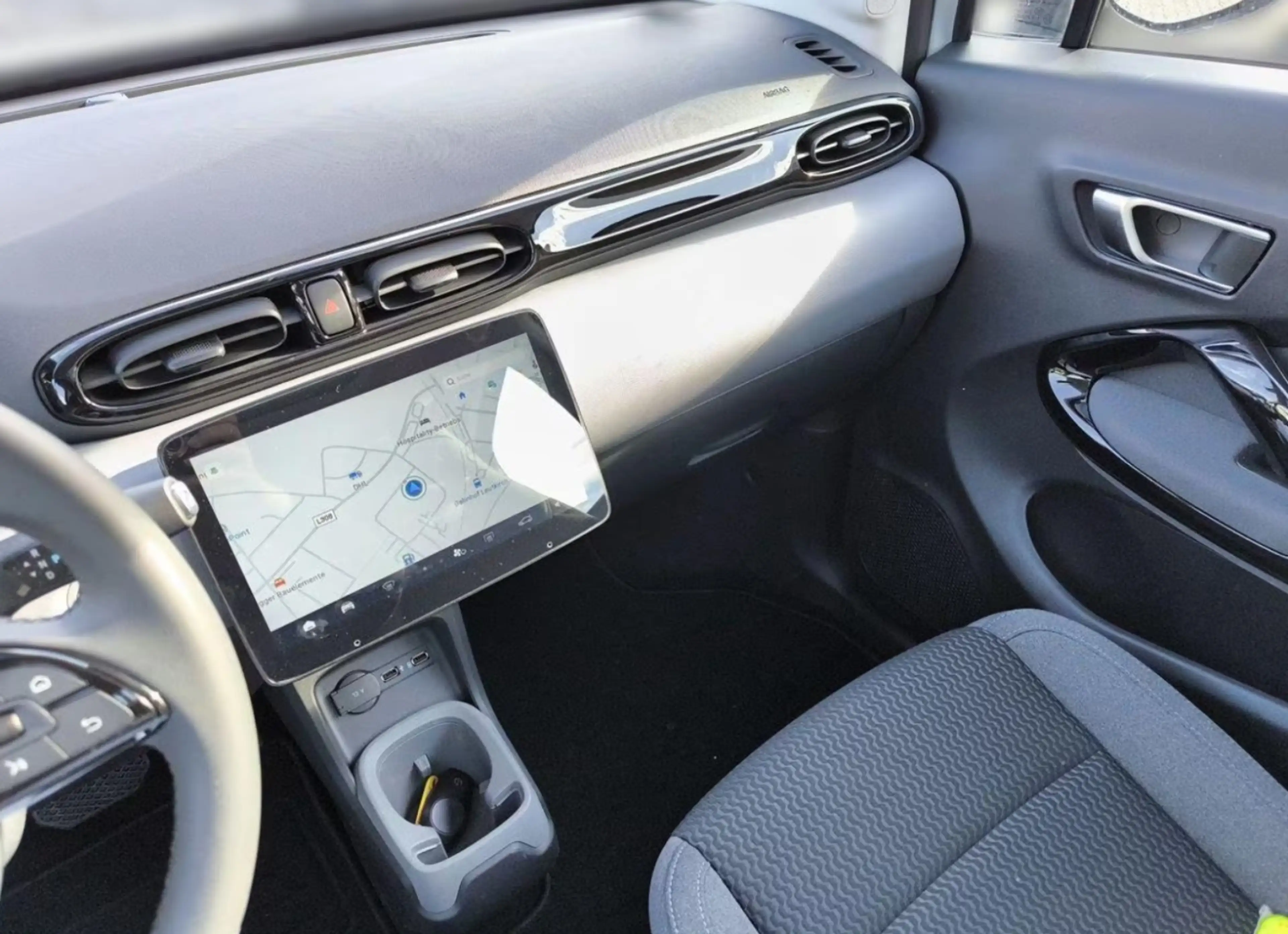 Leapmotor T03 37 70 kW BEV ACC+Navi+Pano+SD+Kam.+KeyLess — photo 11