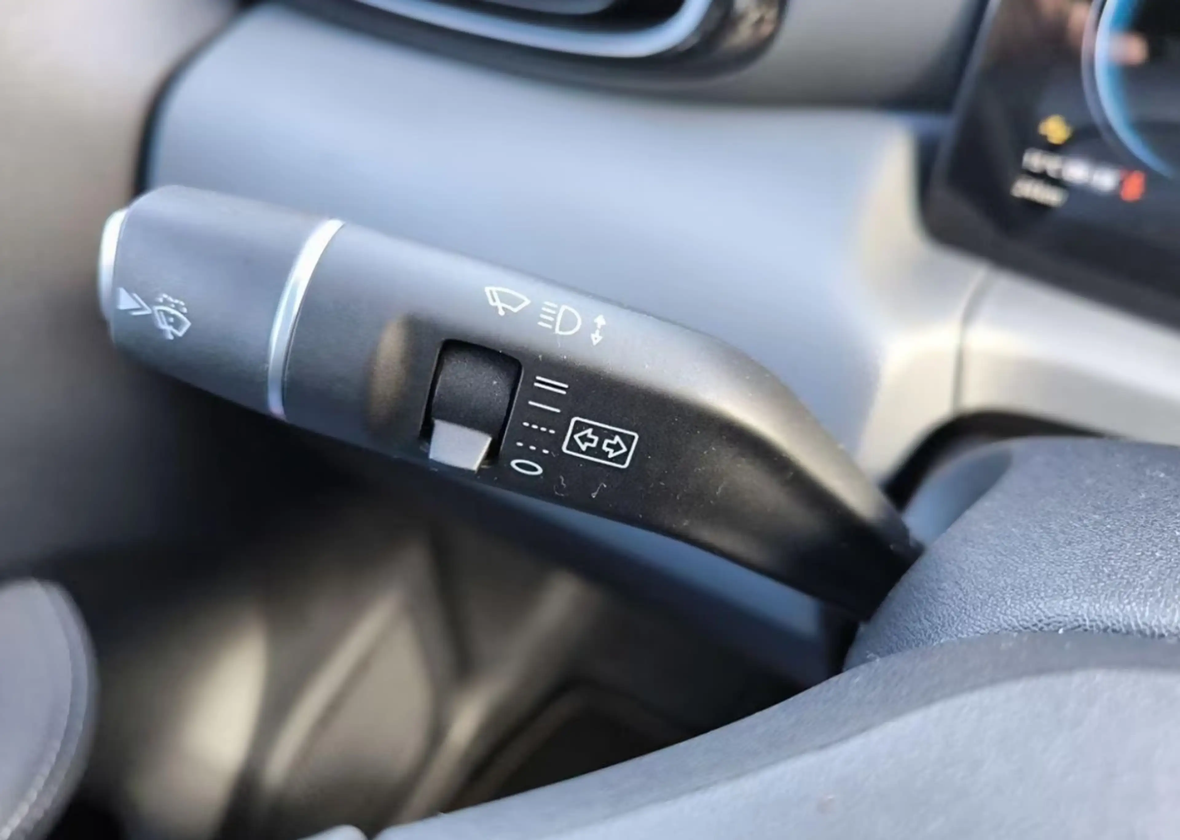 Leapmotor T03 37 70 kW BEV ACC+Navi+Pano+SD+Kam.+KeyLess — photo 13