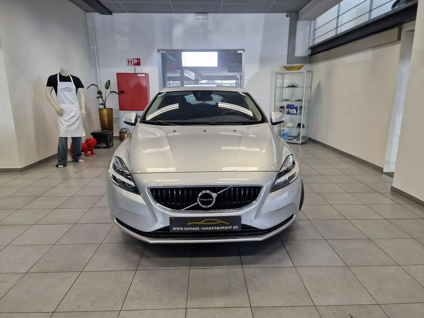 Volvo V40 T2 BENZINE - 2