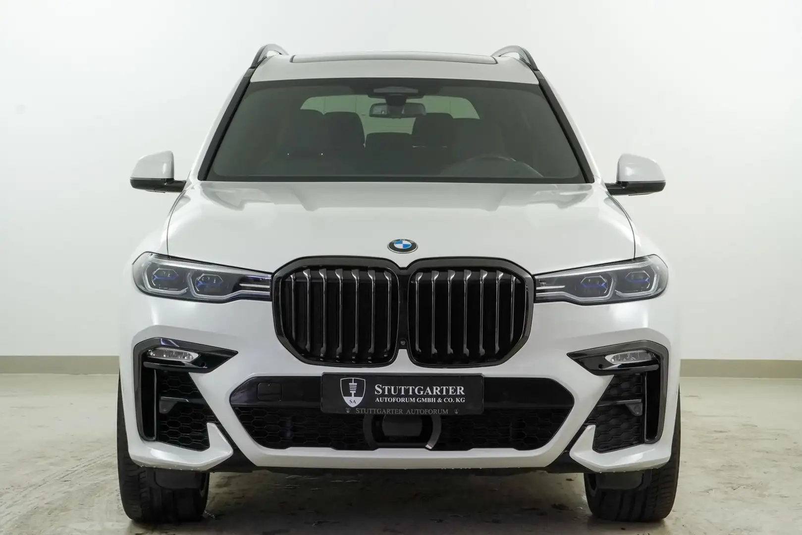 BMW X7 xDrive 40 d M Sport Sky Pano AHK Laser 360 Fehér - 2