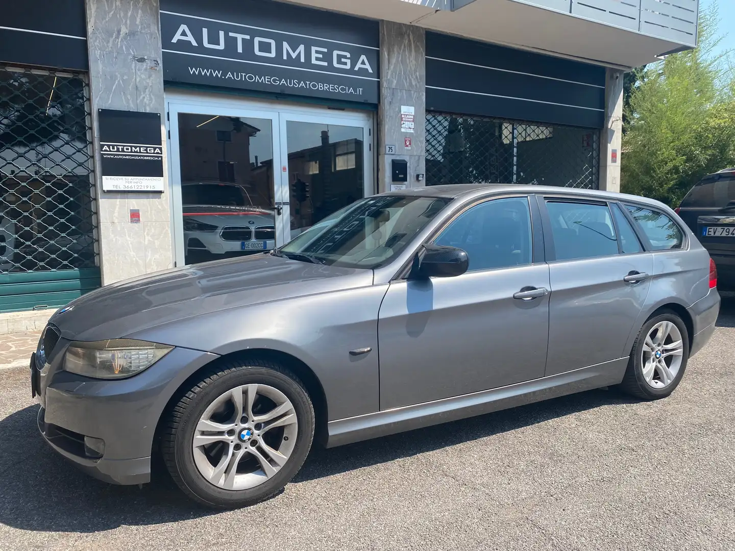 BMW 318 318d Touring 2.0 143cv Grigio - 1