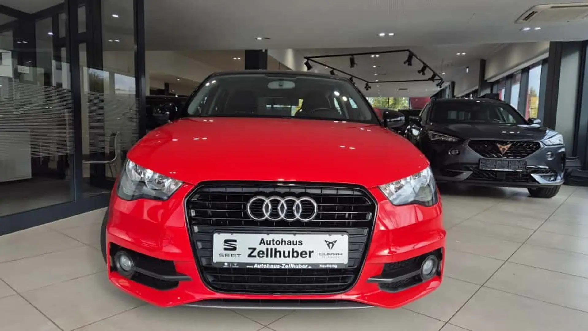Audi A1 1.2 TFSI Sportback S-Line *8-Fach*Bluetooth* Rouge - 2