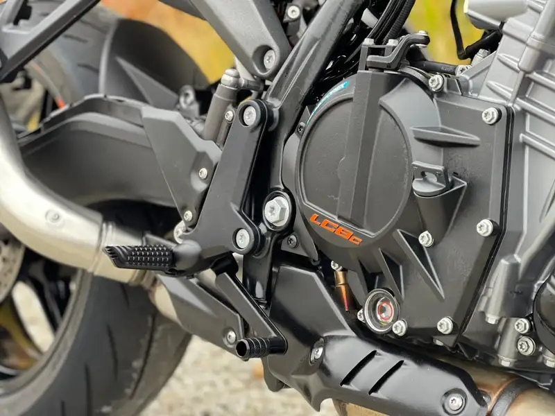 KTM 990 Super Duke - foto 7