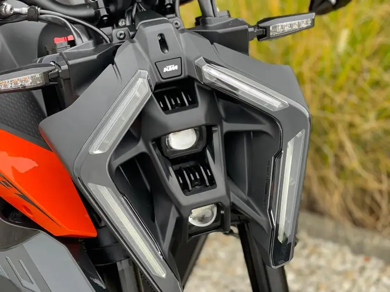 KTM 990 Super Duke - foto 2