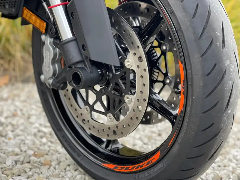 KTM 990 Super Duke - foto 4