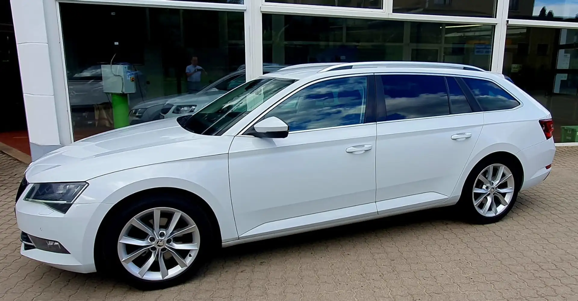 Skoda Superb Style - Navi/Standheiz./Bi-Xenon TOP !!! Weiß - 2
