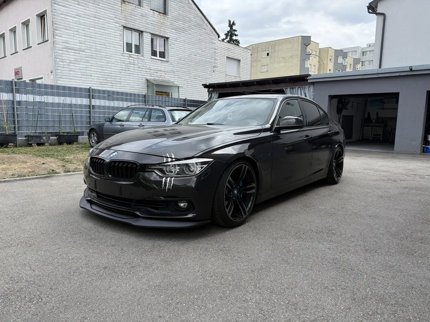 BMW 330 330e PHEV Luxury Line Aut. Braun - 1