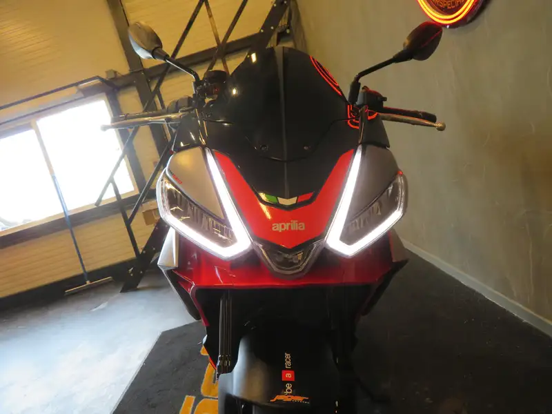 Aprilia Tuono - foto 4