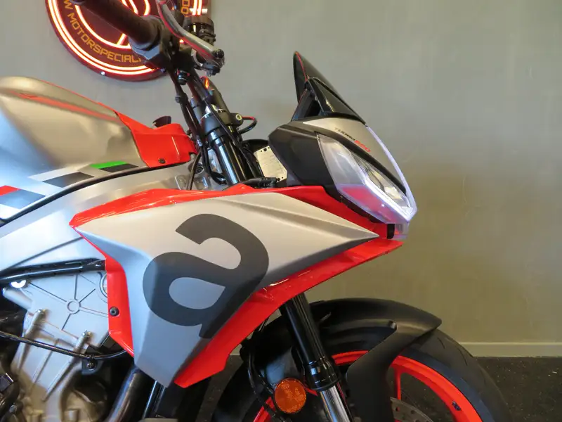 Aprilia Tuono - foto 6